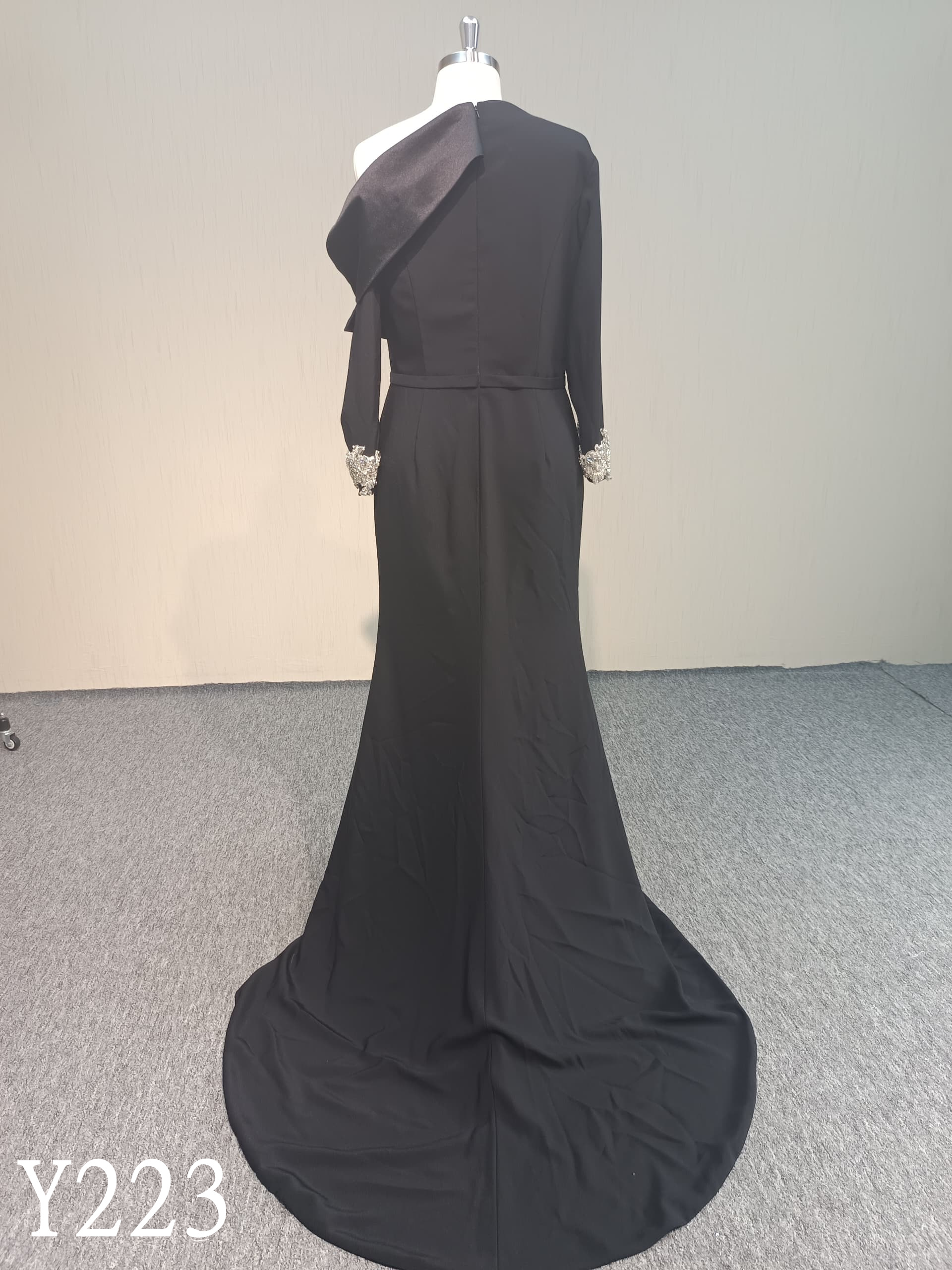 Y223 Black Italian Satin Crepe Mermaid with Hand Beading Evening Dress for woman