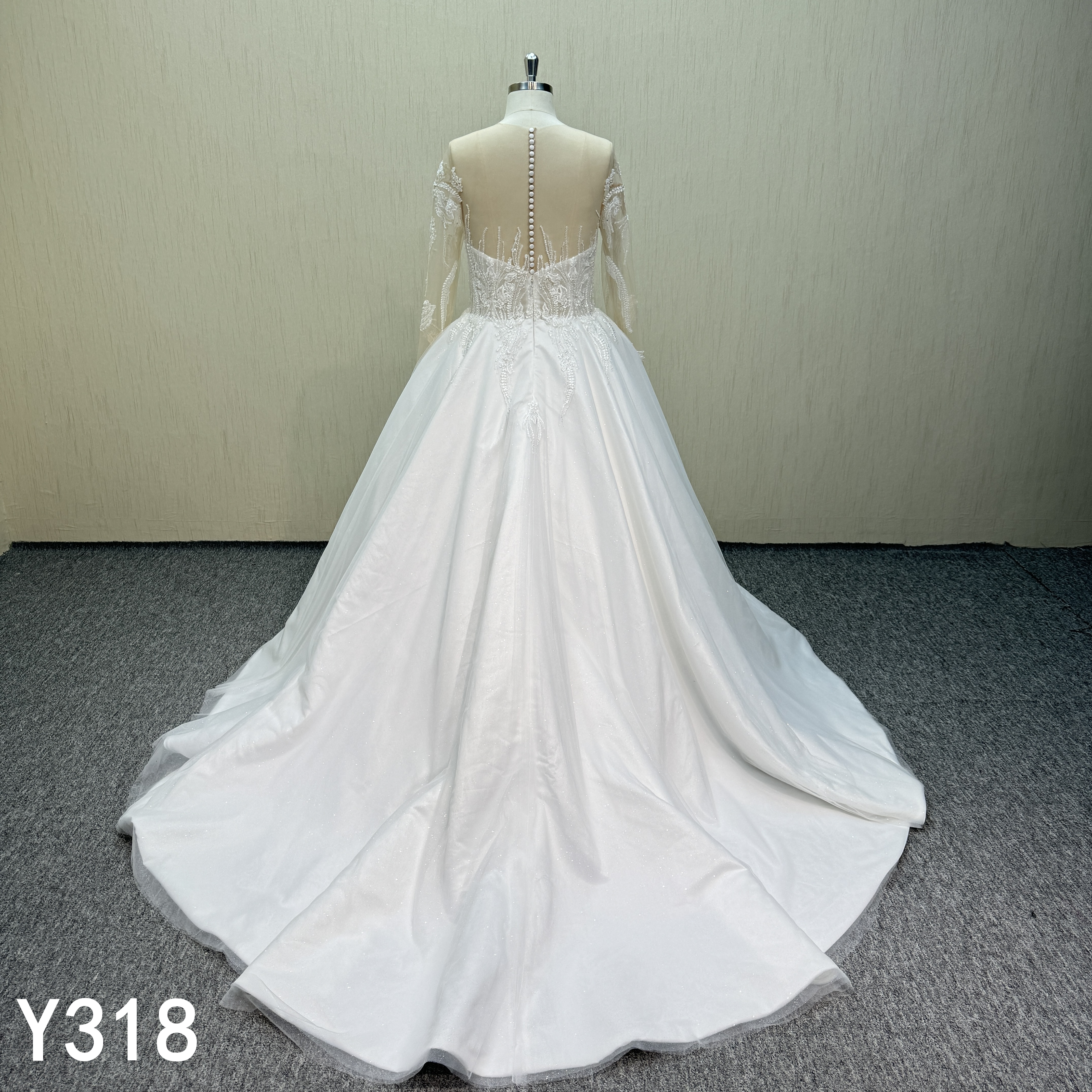 Y318  Elegant design Longsleeve round neck ballgown Wedding Dress  with Applique Lace