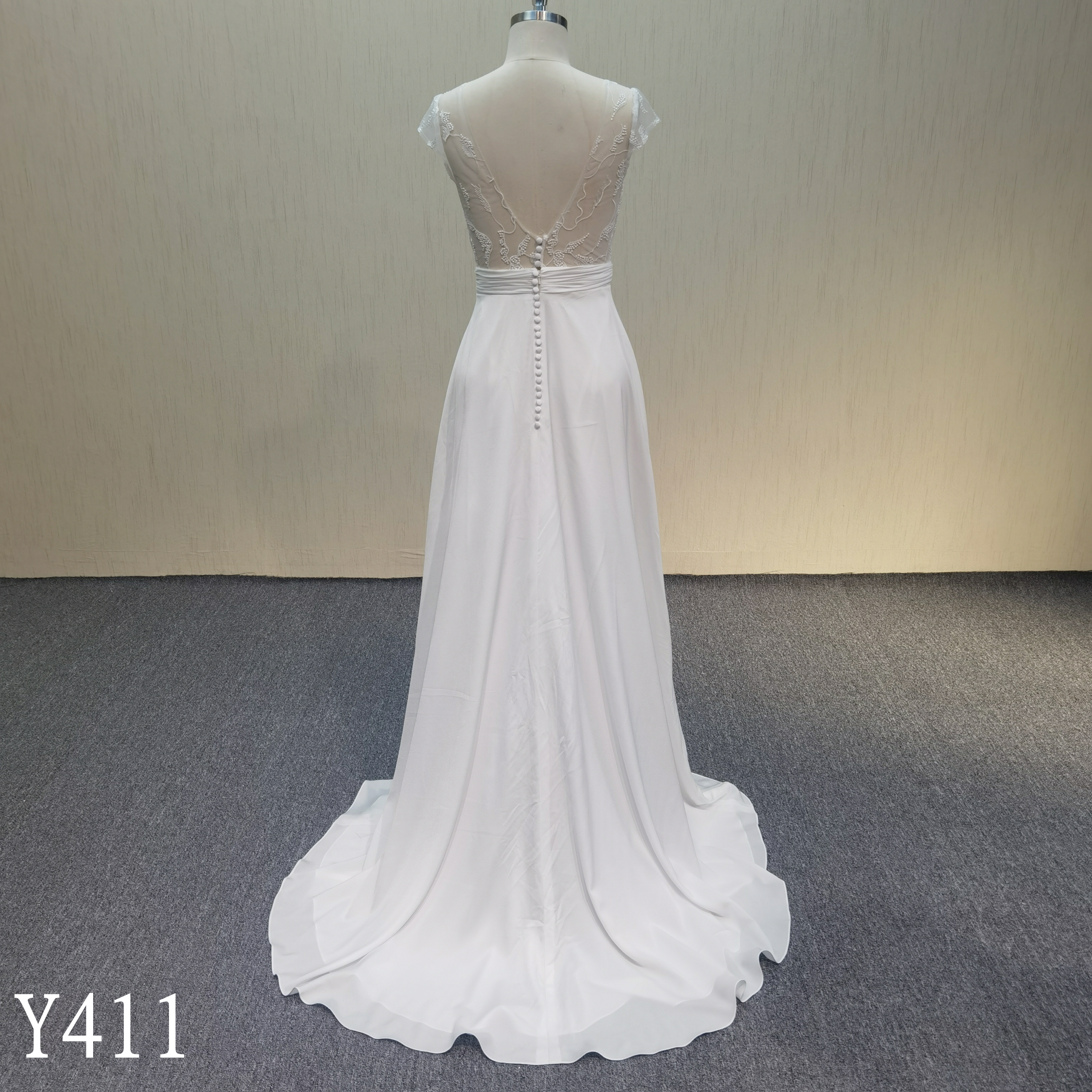 Y411 Elegant Satin Ivory Short sleeves  A-Line wedding dress with flora lace made in China