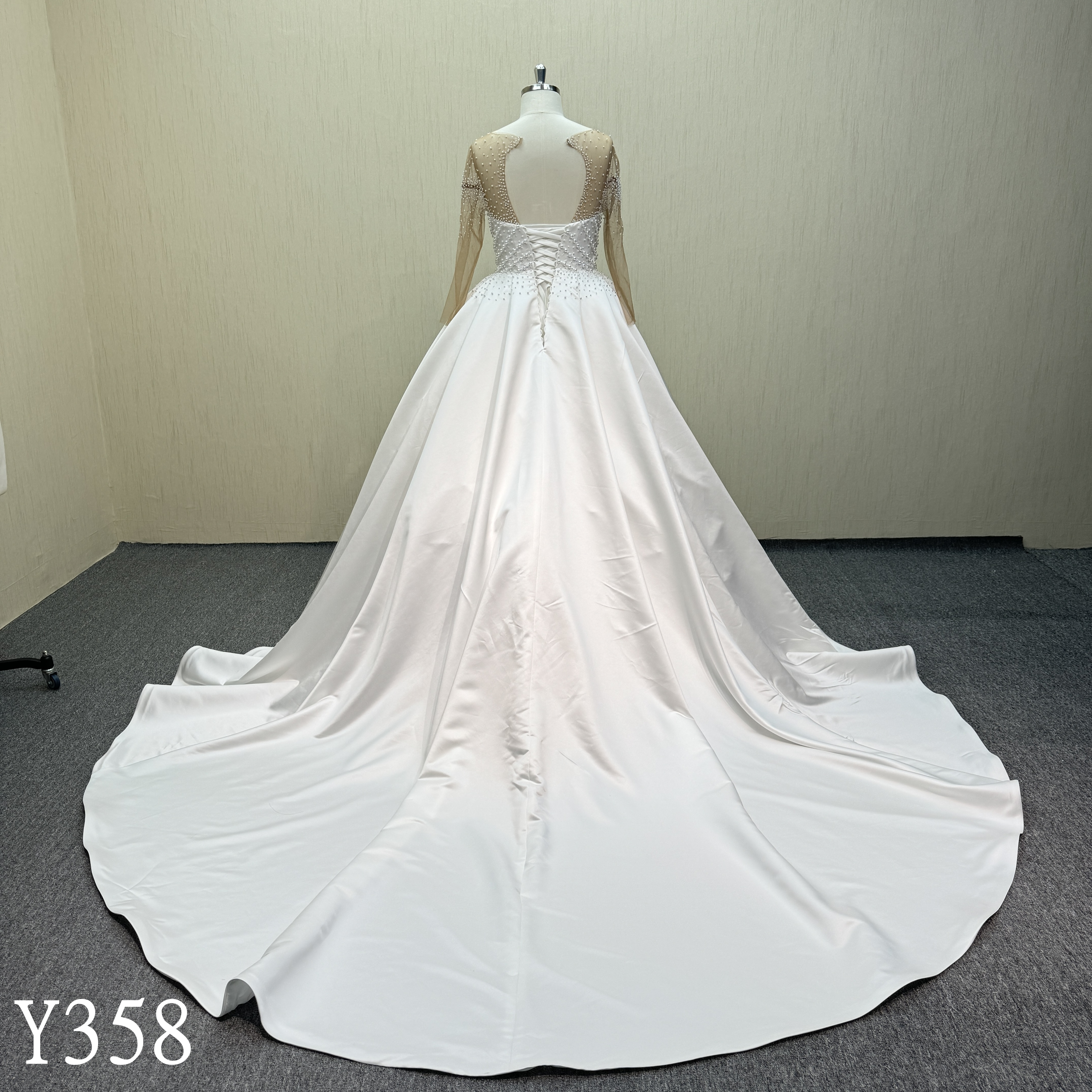 Y358 Ball gown wedding dress for women with handmade beaded