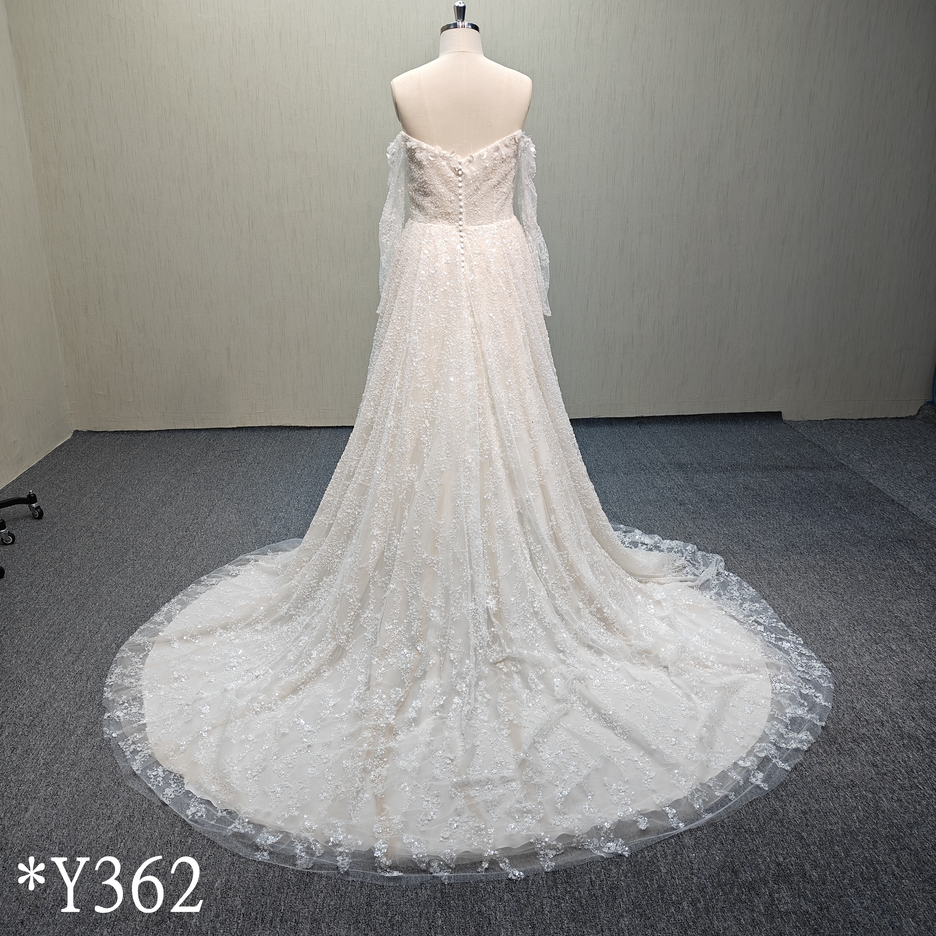 Y362 Whole cut beaded lace wedding gown wedding dress in Champagne