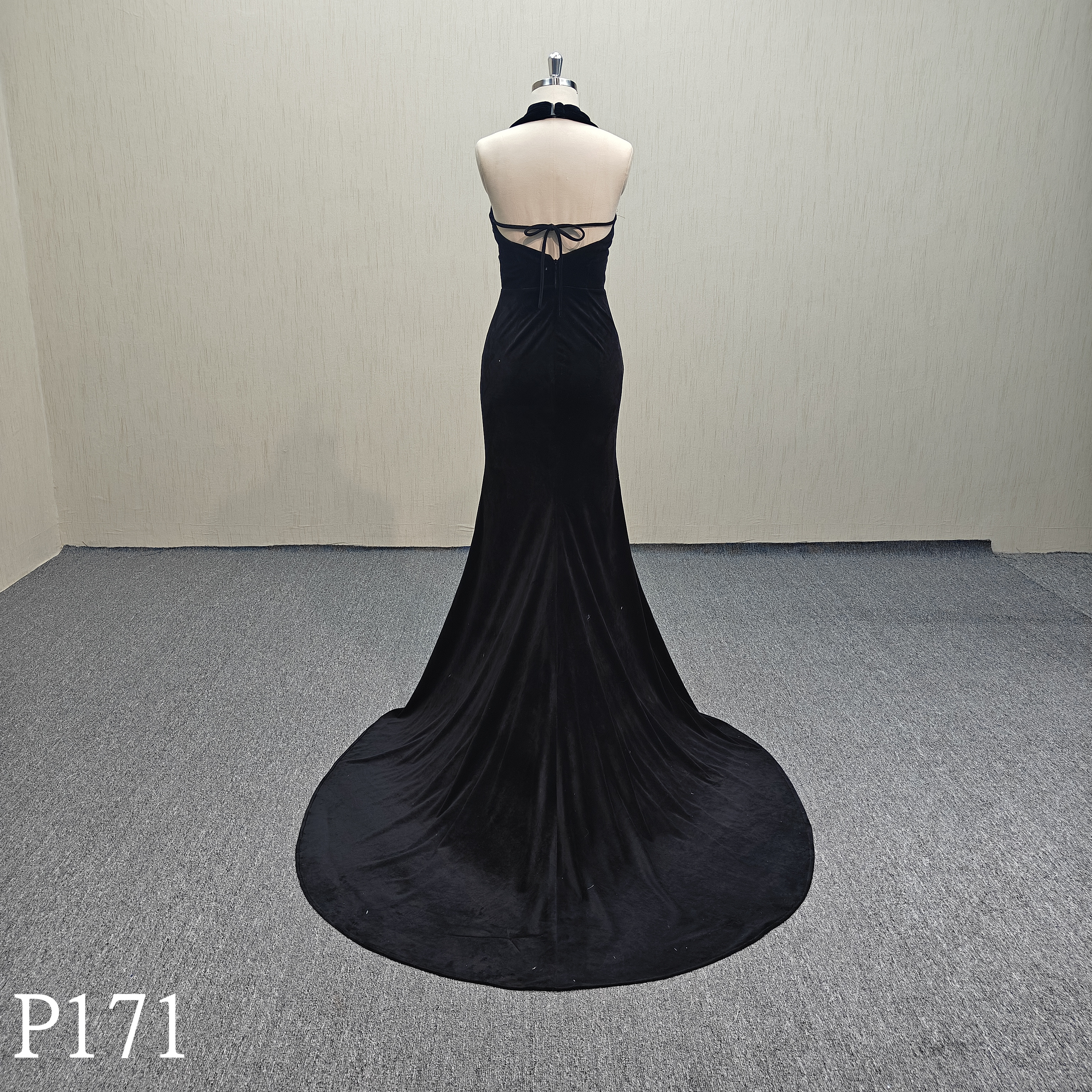 P171 Black sleeveless evening dress with neck hanging