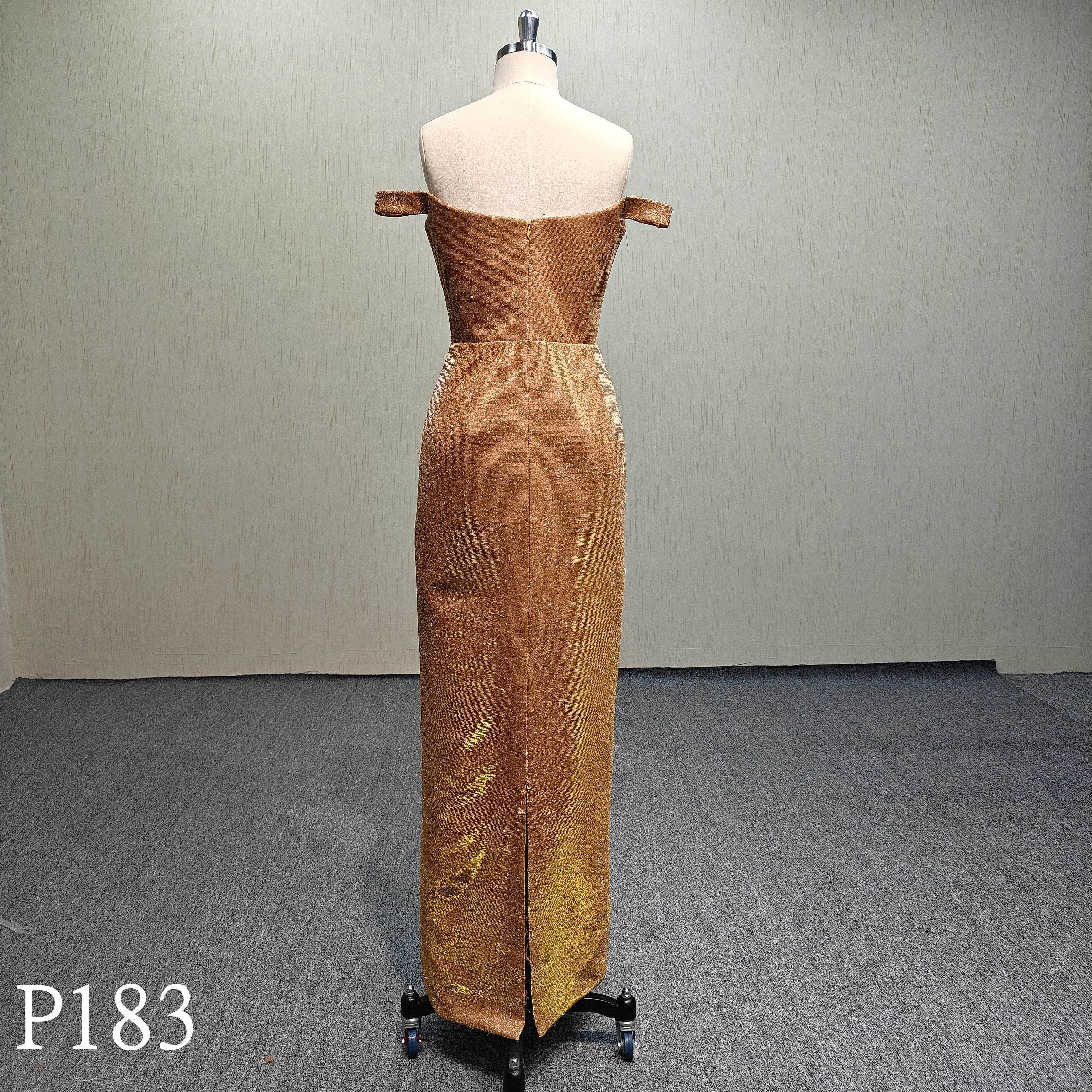 P183 Gold one-shoulder evening dress