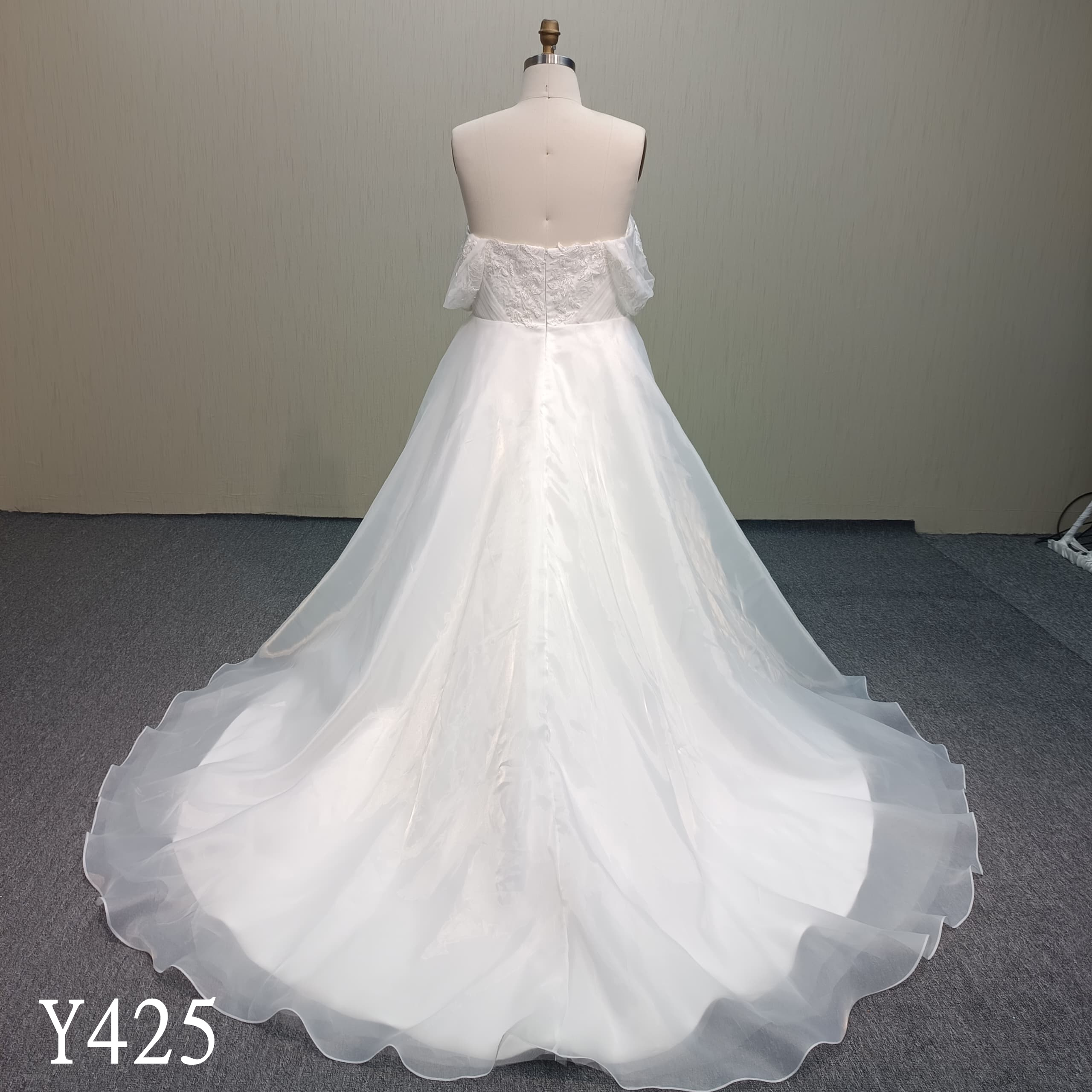 Y425 One-shoulder organza wedding dress
