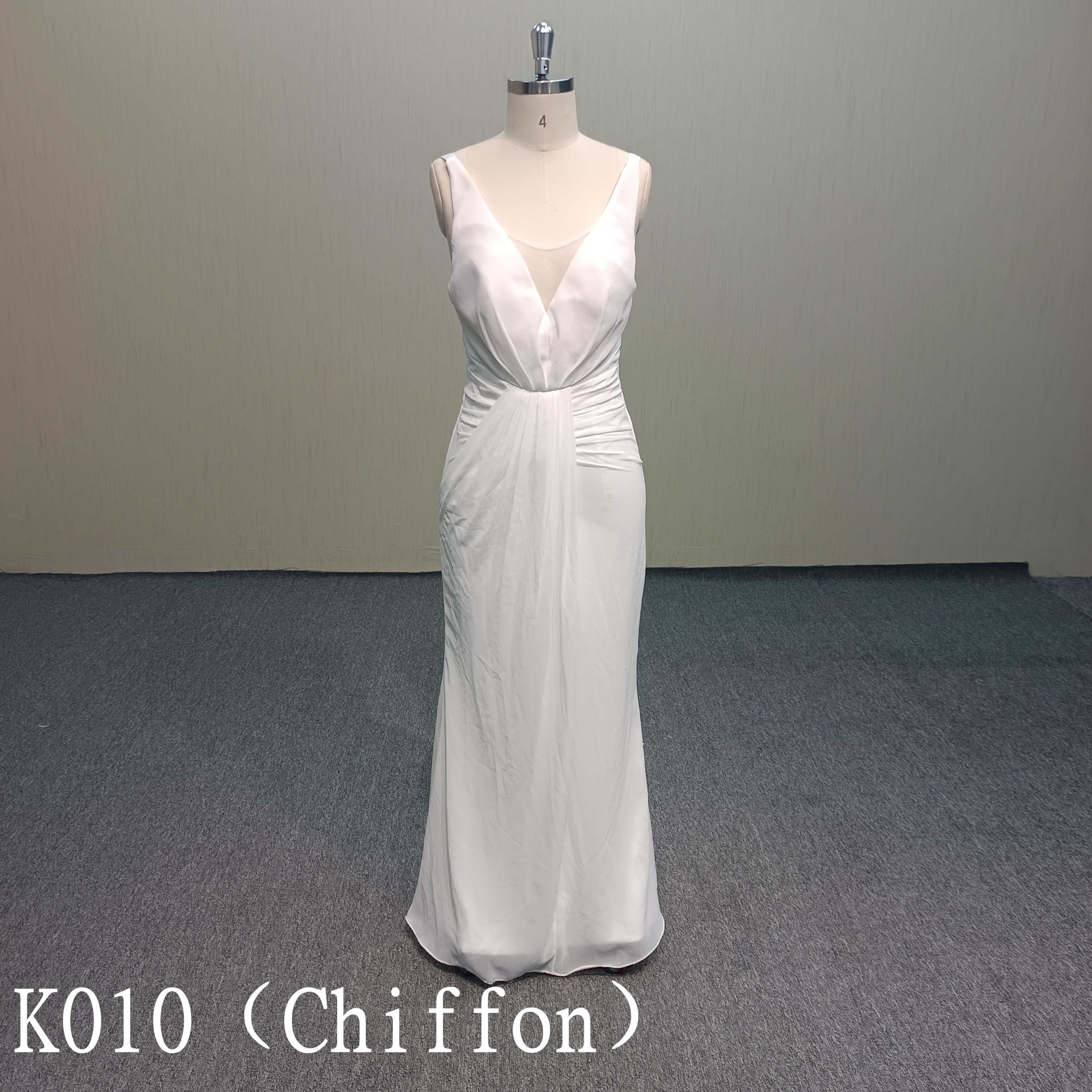 K010 Chiffon Deep V-Neck Sleeveless Mermaid Wedding Dress