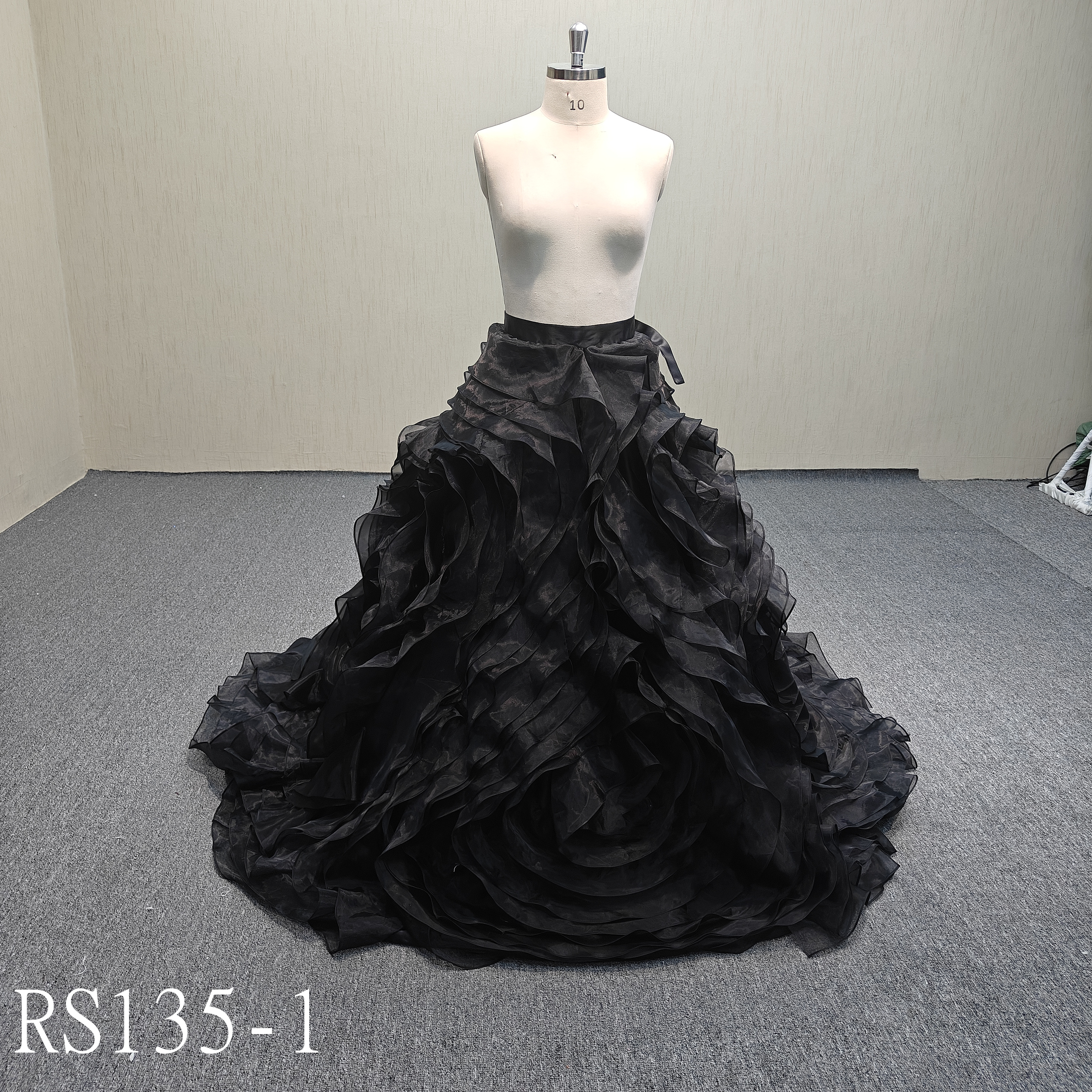 RS135-1/2 Black organza skirt with detachable design