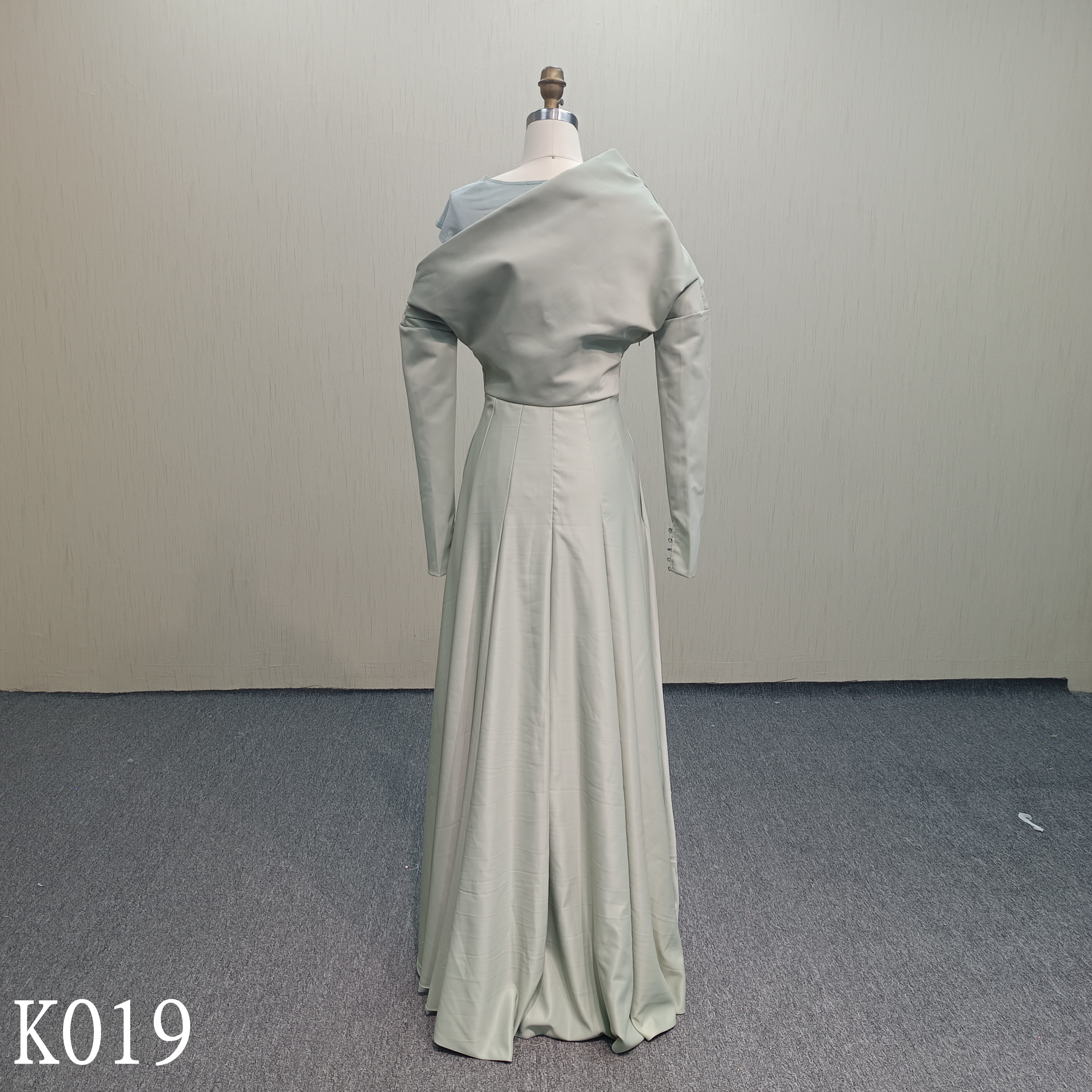 K019 Unique and  stylish evening dress with long sleeves