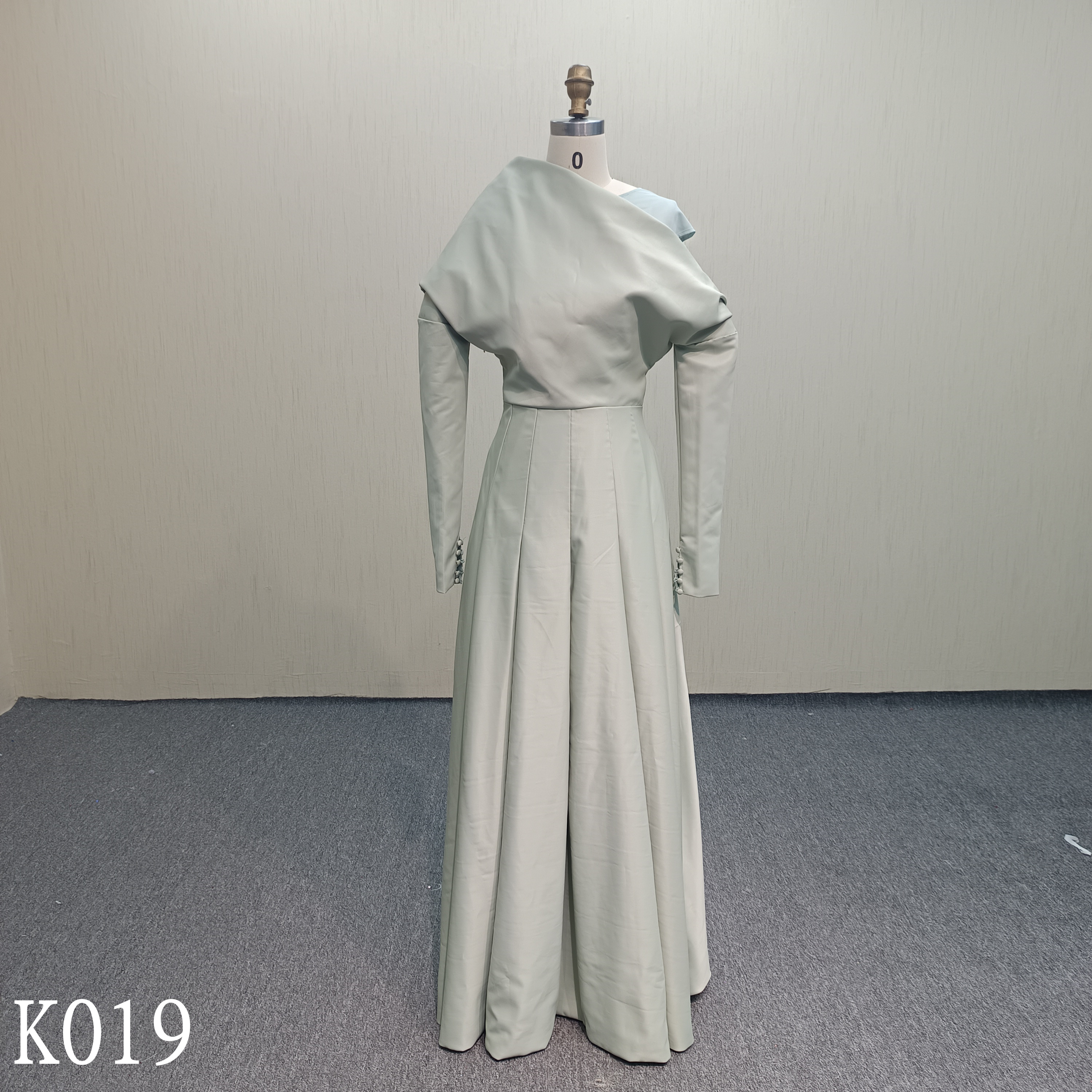 K019 Unique and  stylish evening dress with long sleeves