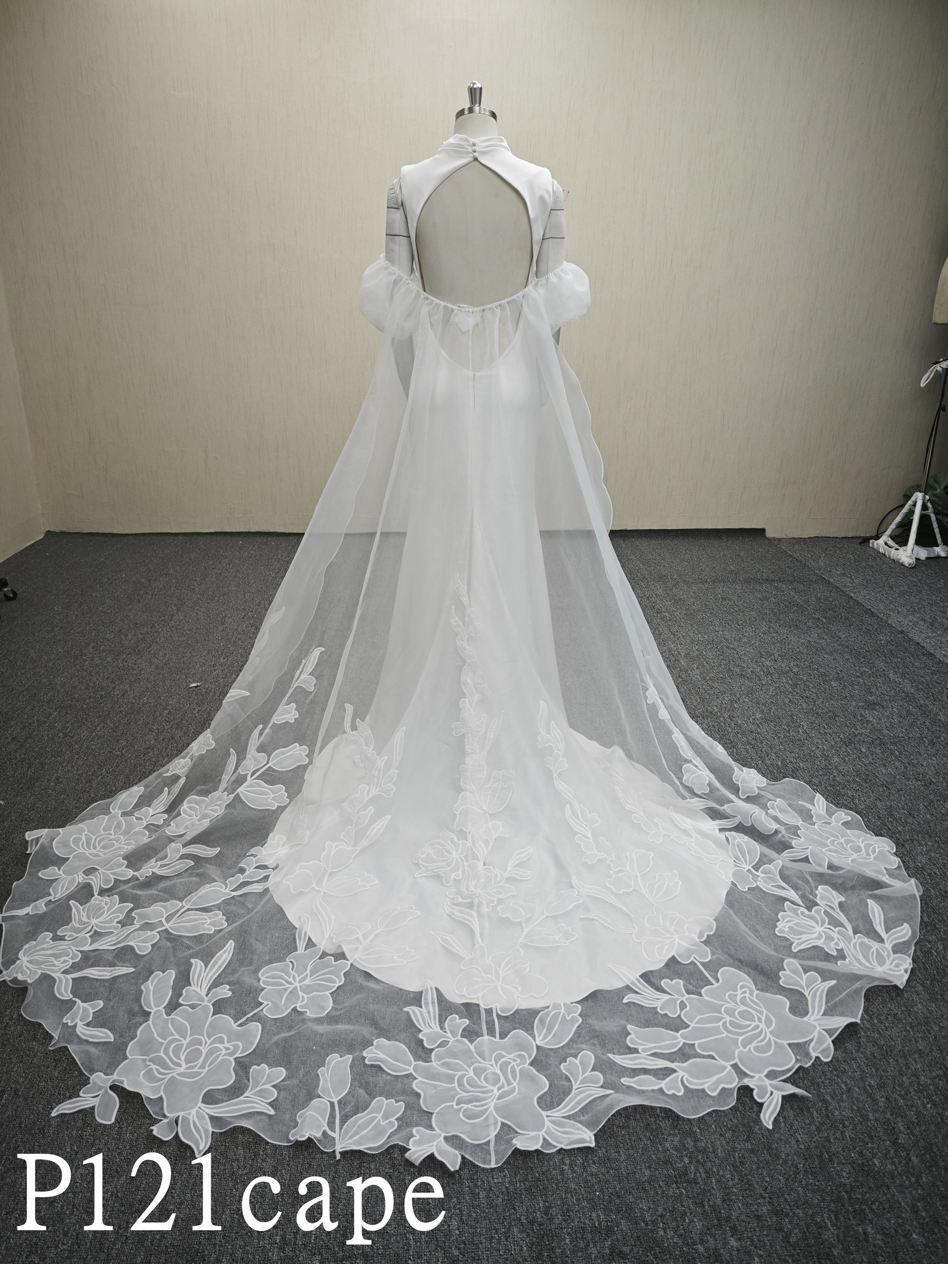 P121 Detachable tulle wedding dress