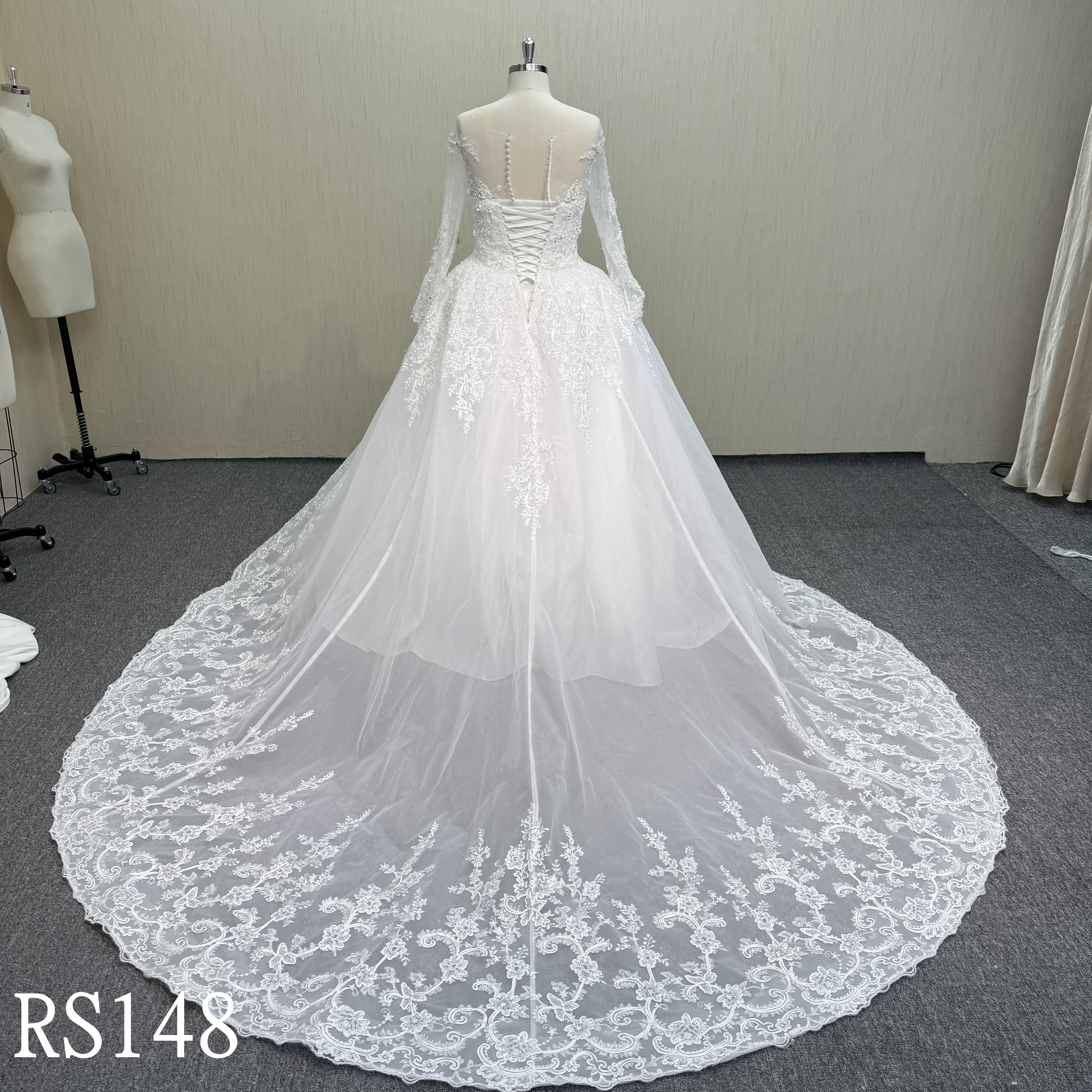 RS148 Luxurious Sweetheart Wedding Dress with Lace up back