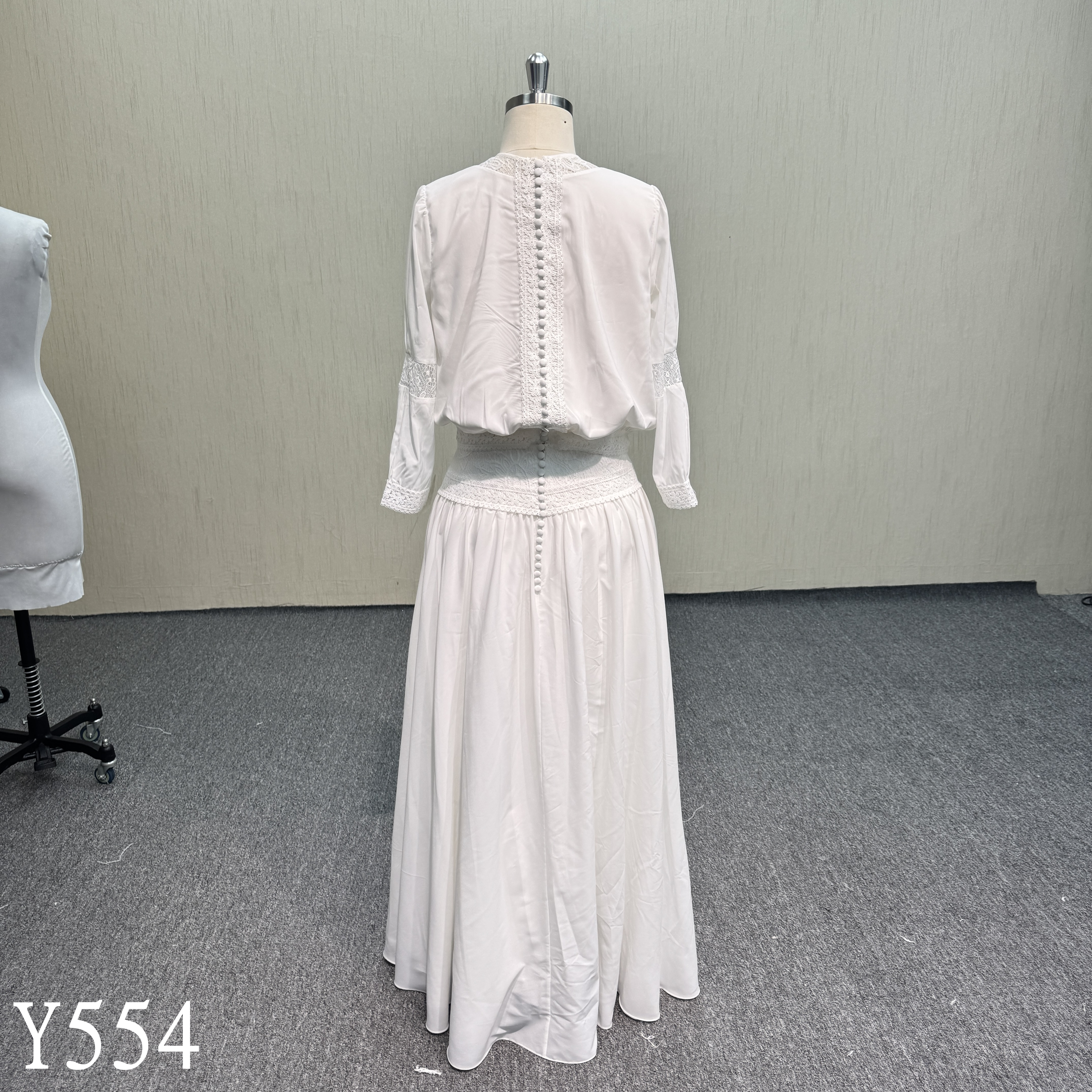 Y554 Embroidered suit