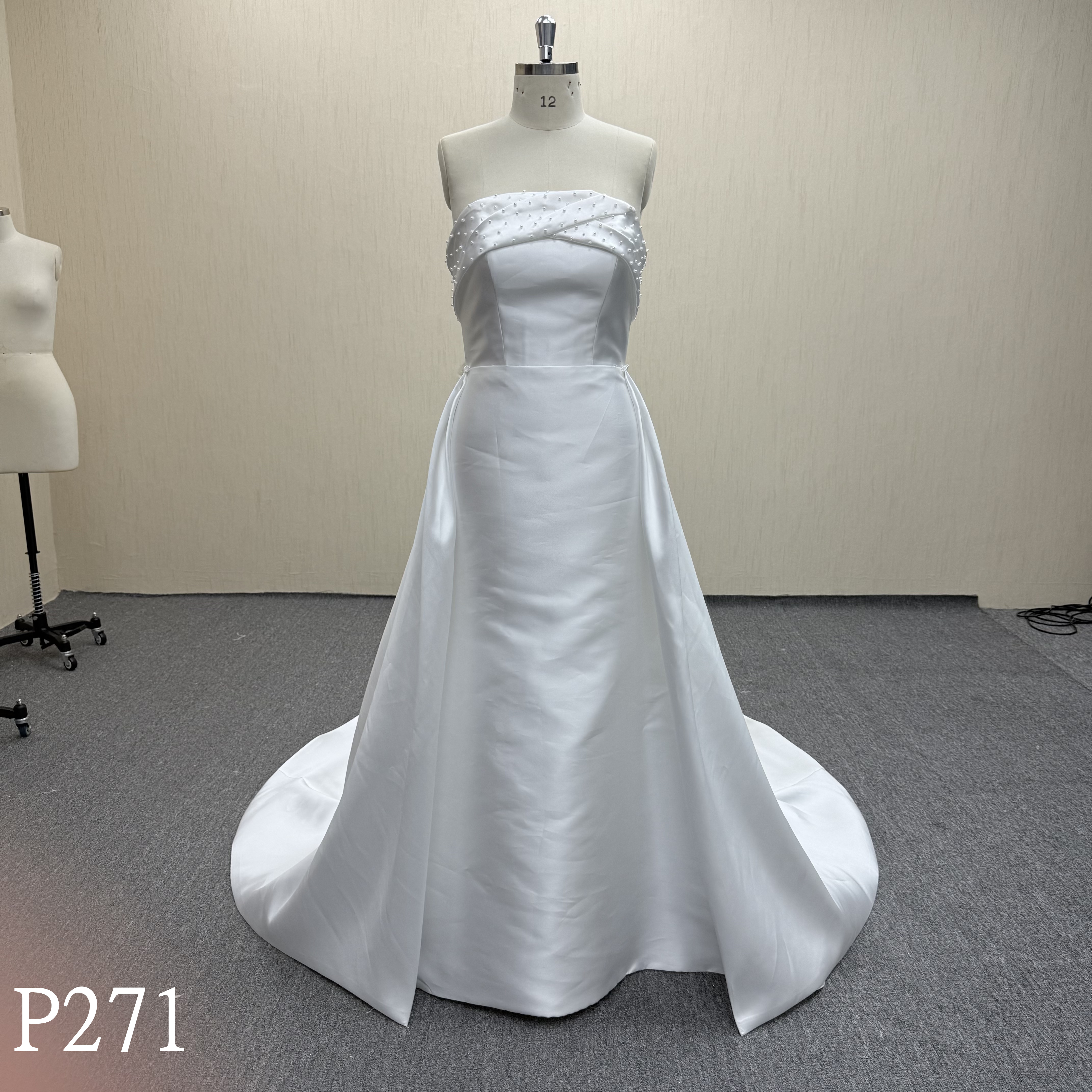 P271 Straight Wedding Dress with Bow