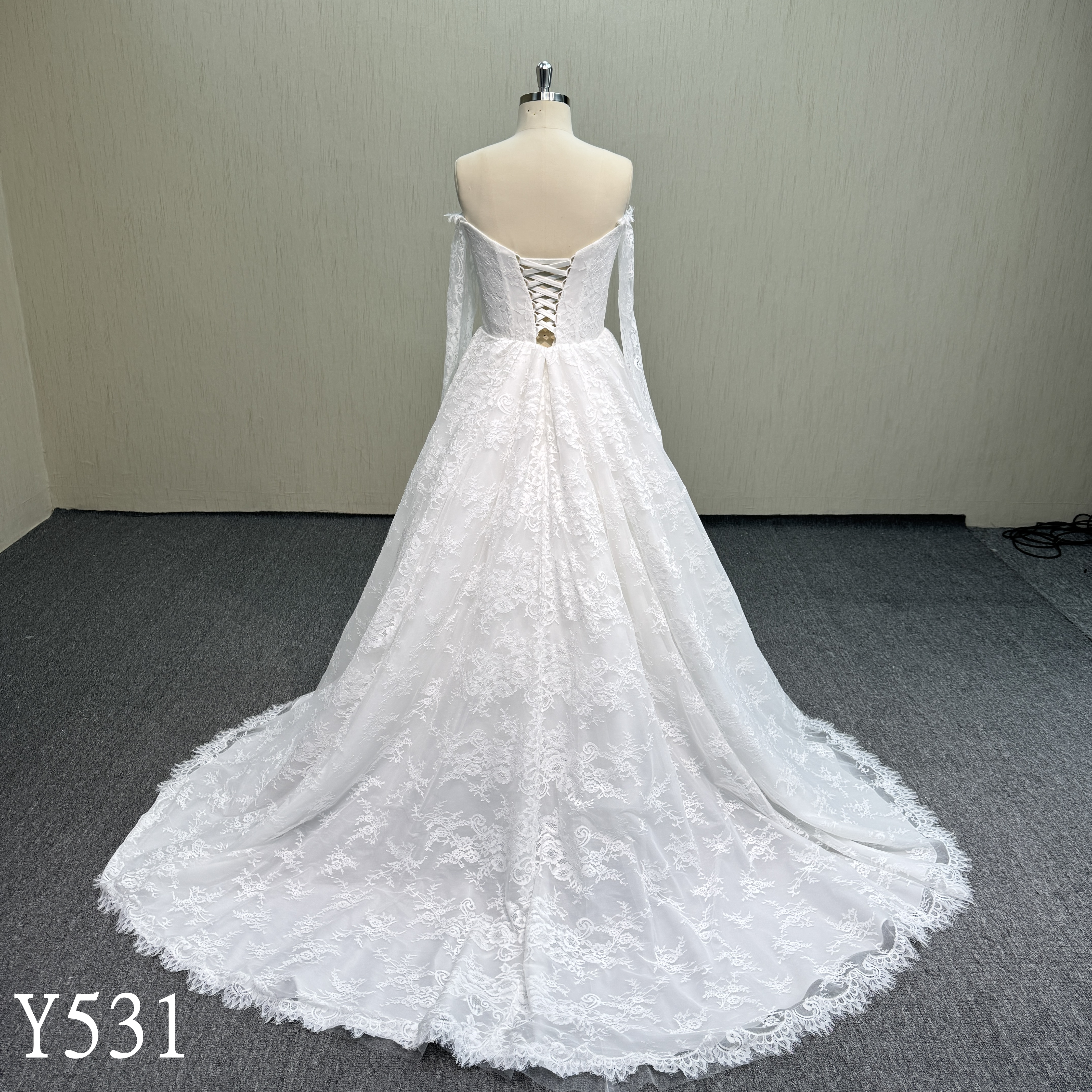 Y531 Sweetheart Ball Gown Wedding Dress
