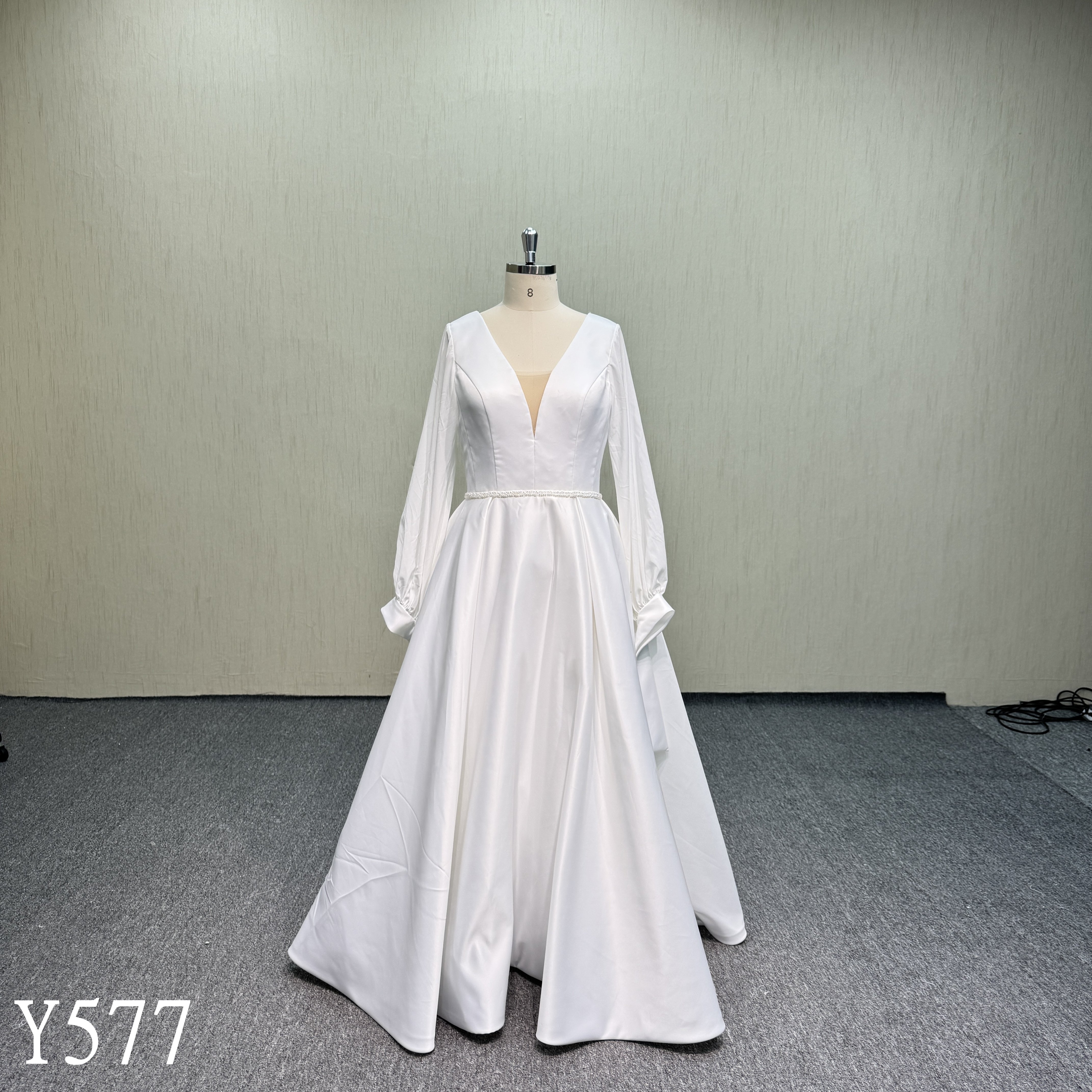 Y577 Plain ivory Wedding Dress