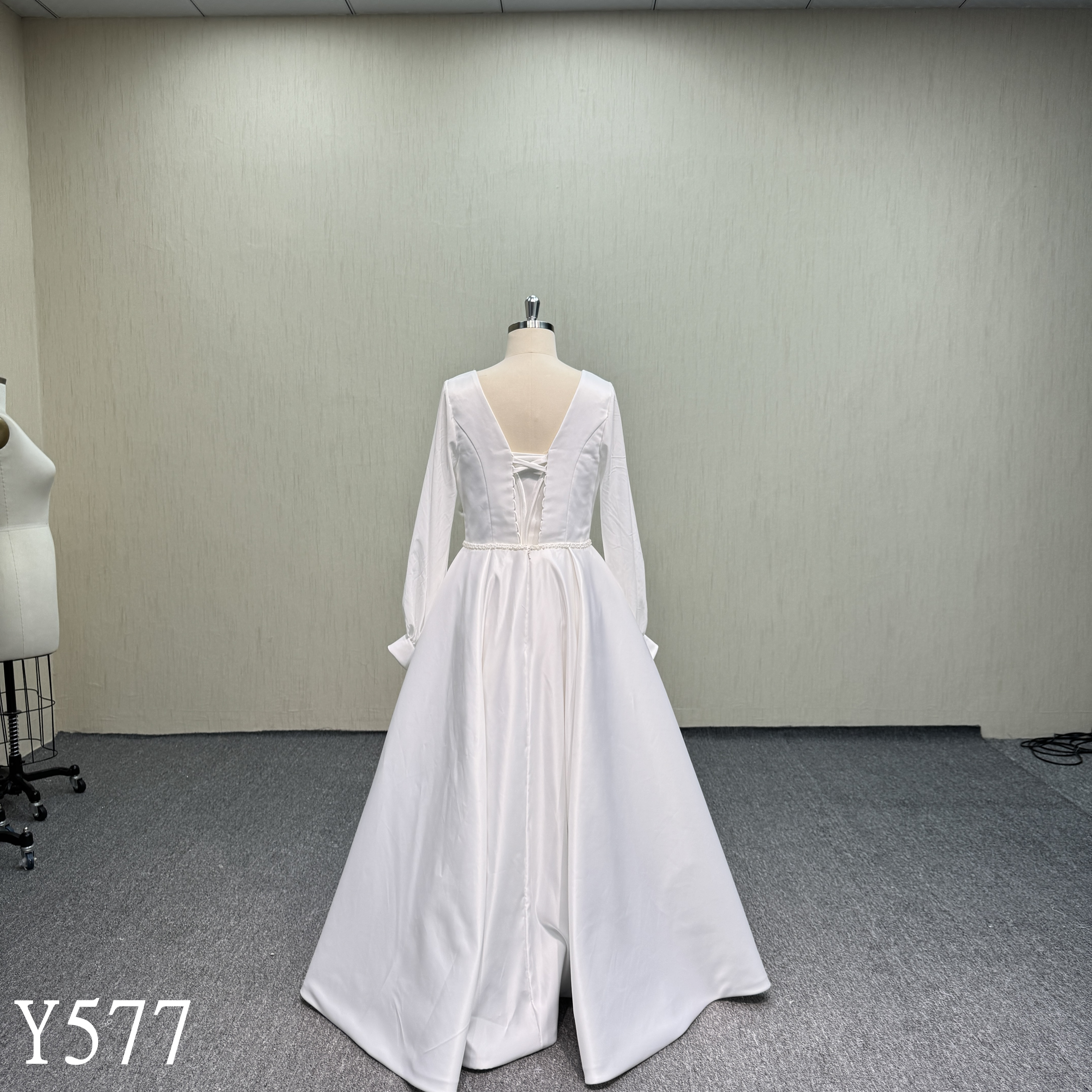 Y577 Plain ivory Wedding Dress