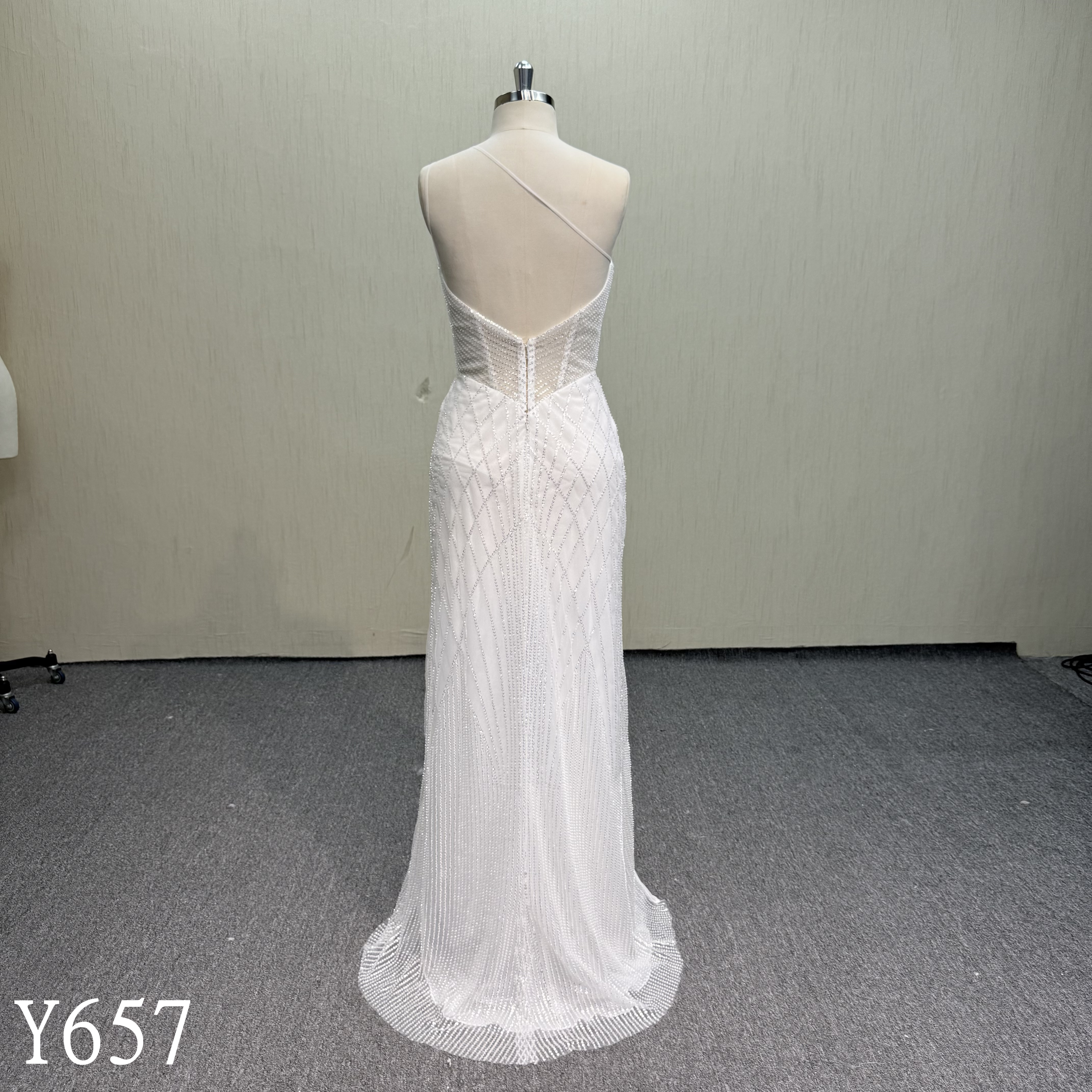 Y657 A Special irregular Wedding Dress