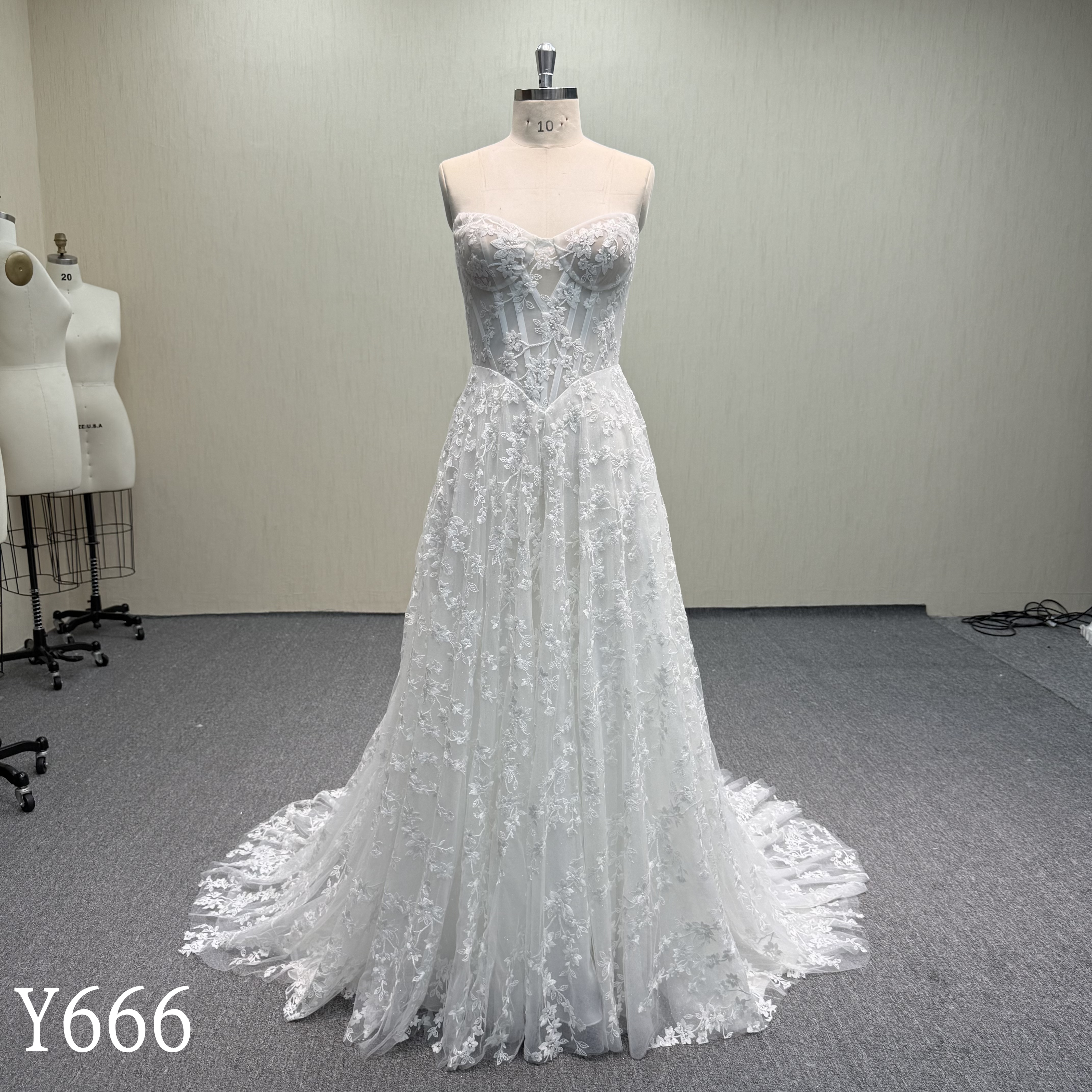 Y666 Beautiful and Eye-catching Wedding Dress