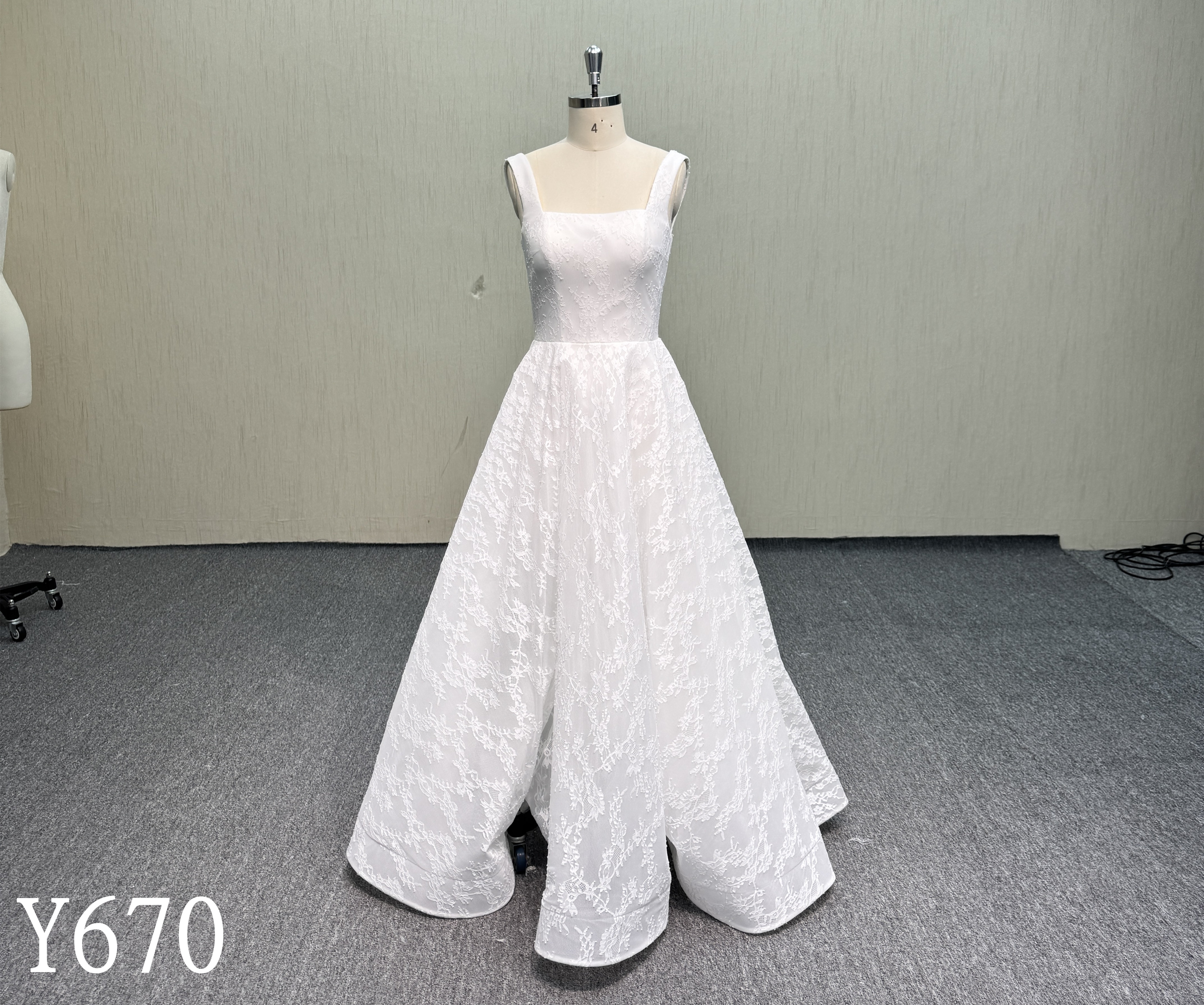 Y670 Square Wedding Dress
