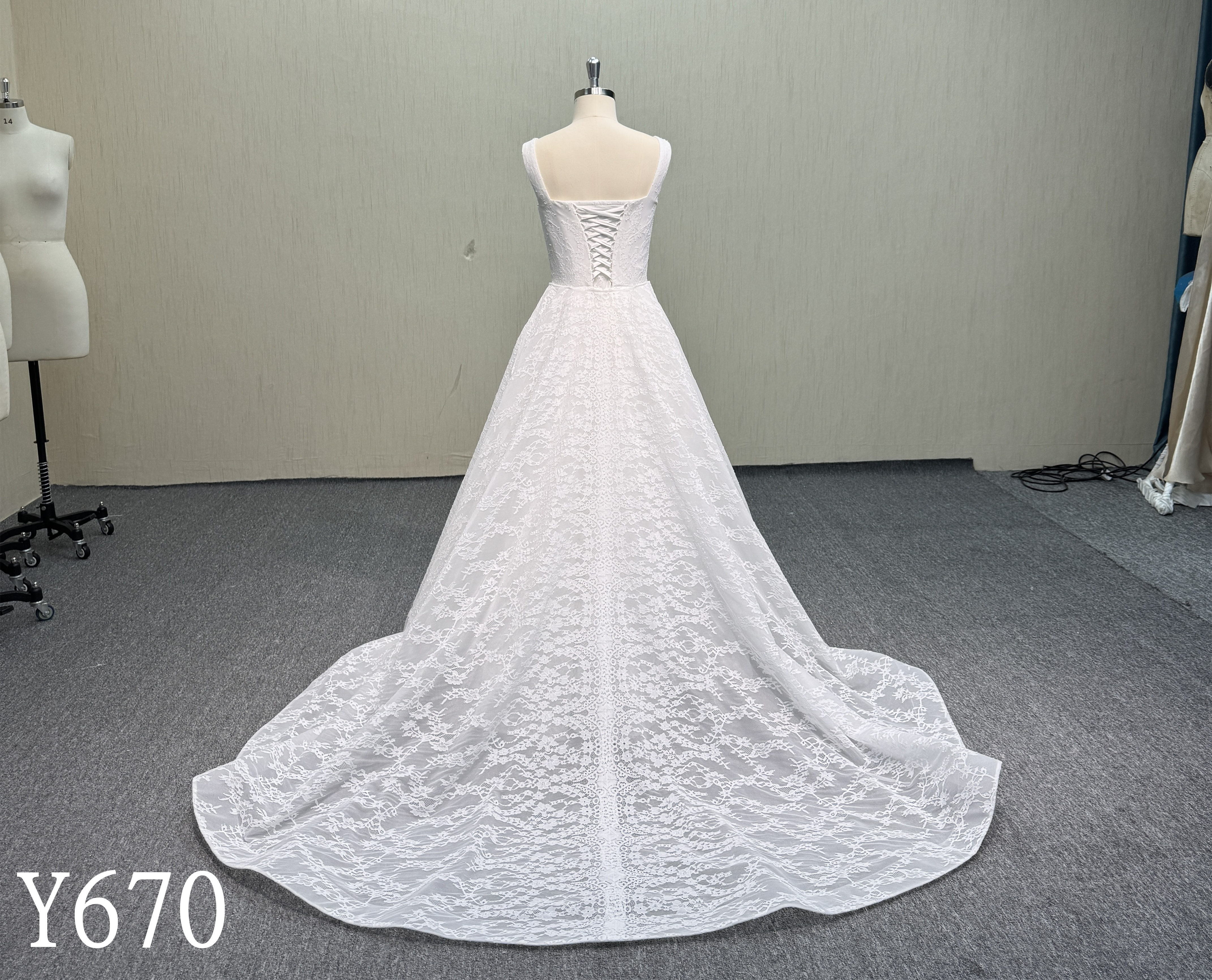 Y670 Square Wedding Dress