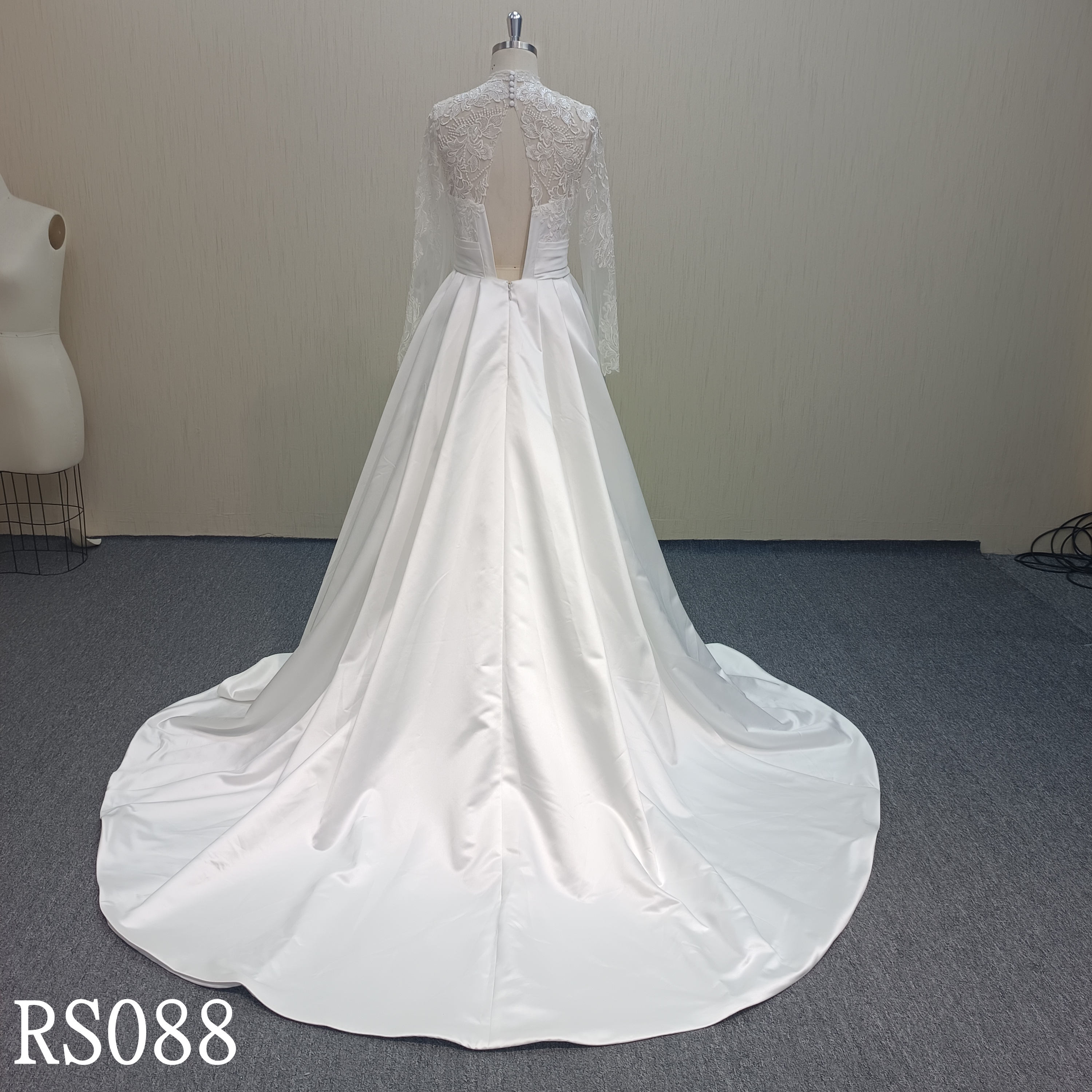 RS088 Ivory Wedding Dress with Lace