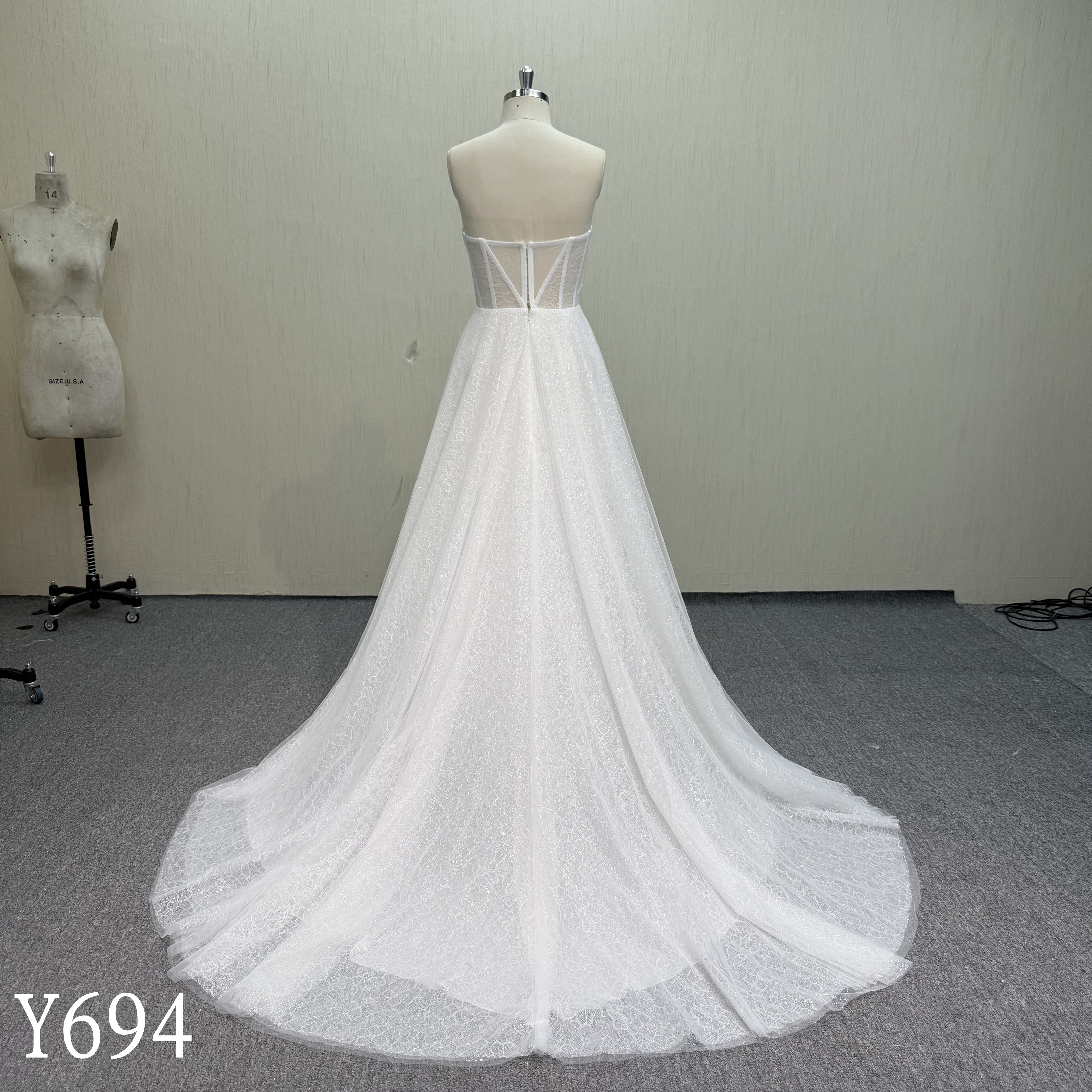 Y694 One style of hot sell dress with glitter and chantilly lace