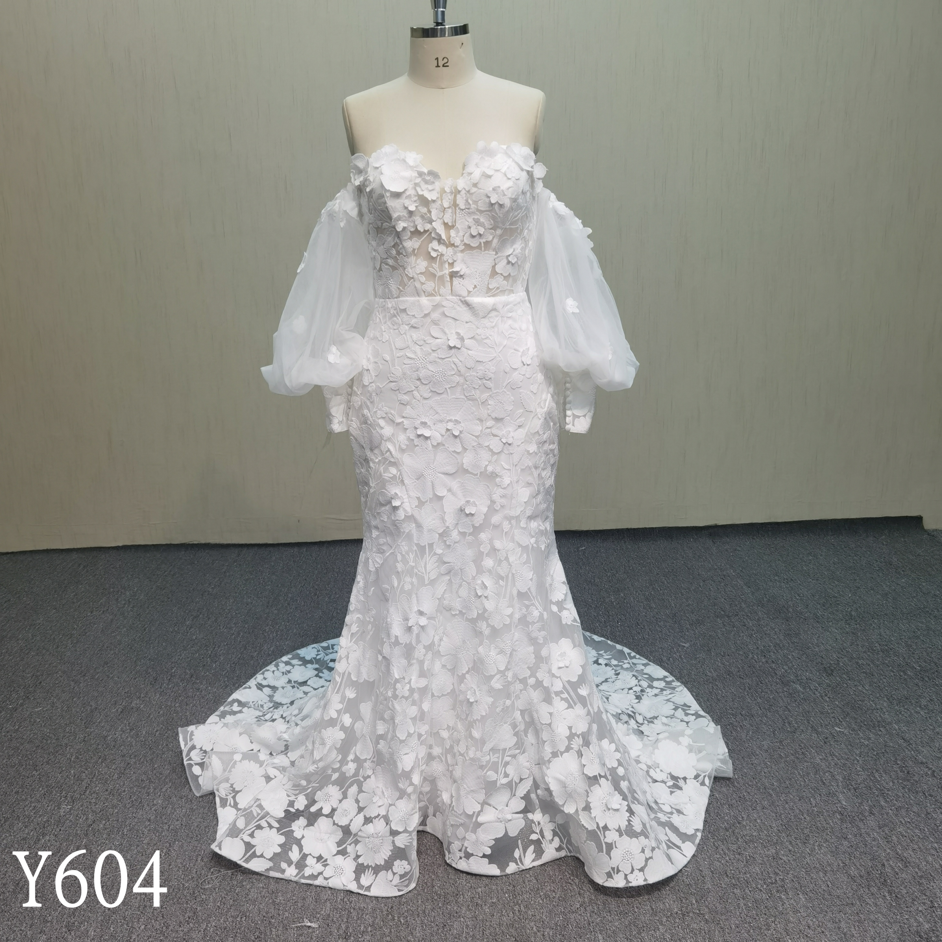 Y604 3D flower lace appliqued for whole dress and a plain detachable train