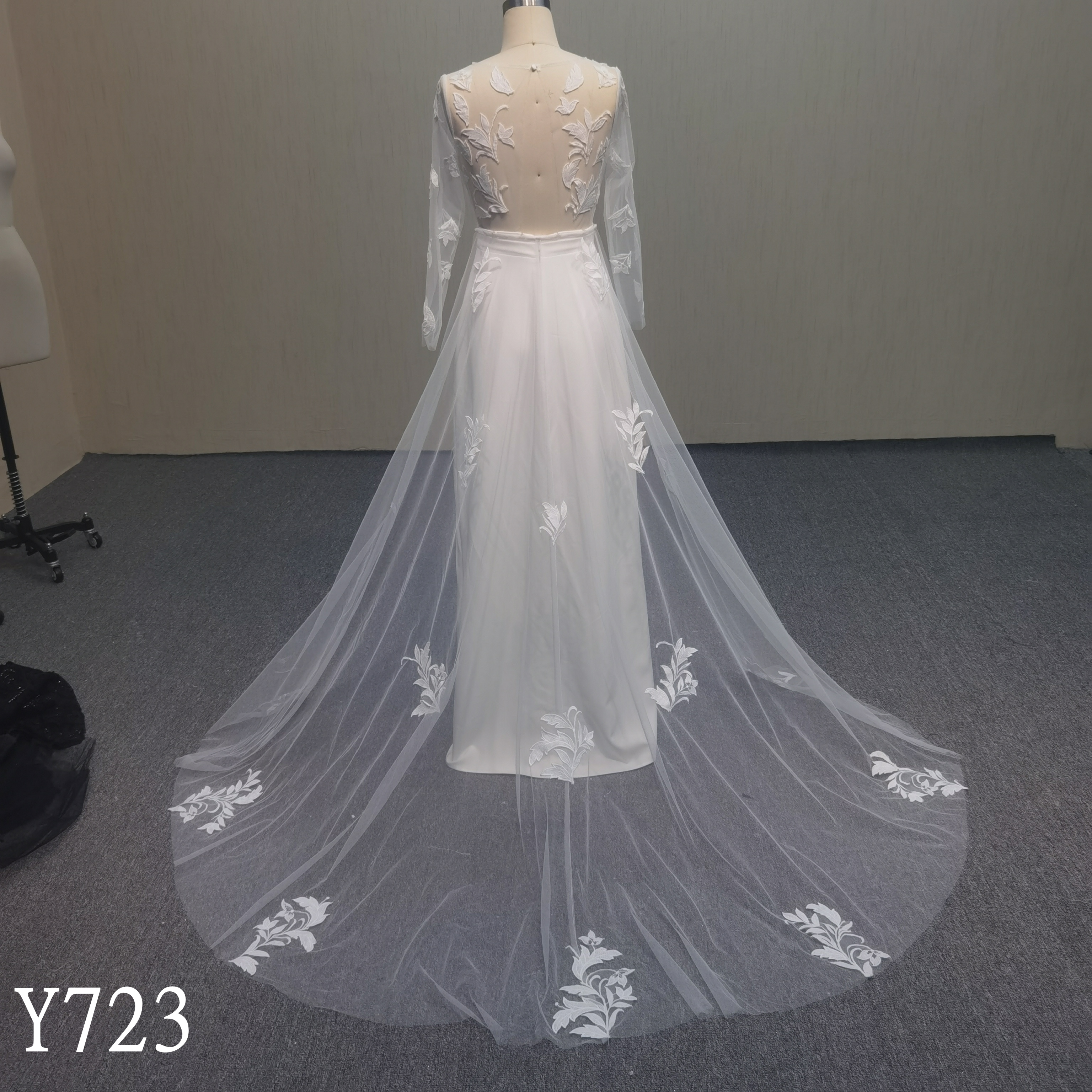 Y723 Simple ivory wedding dress