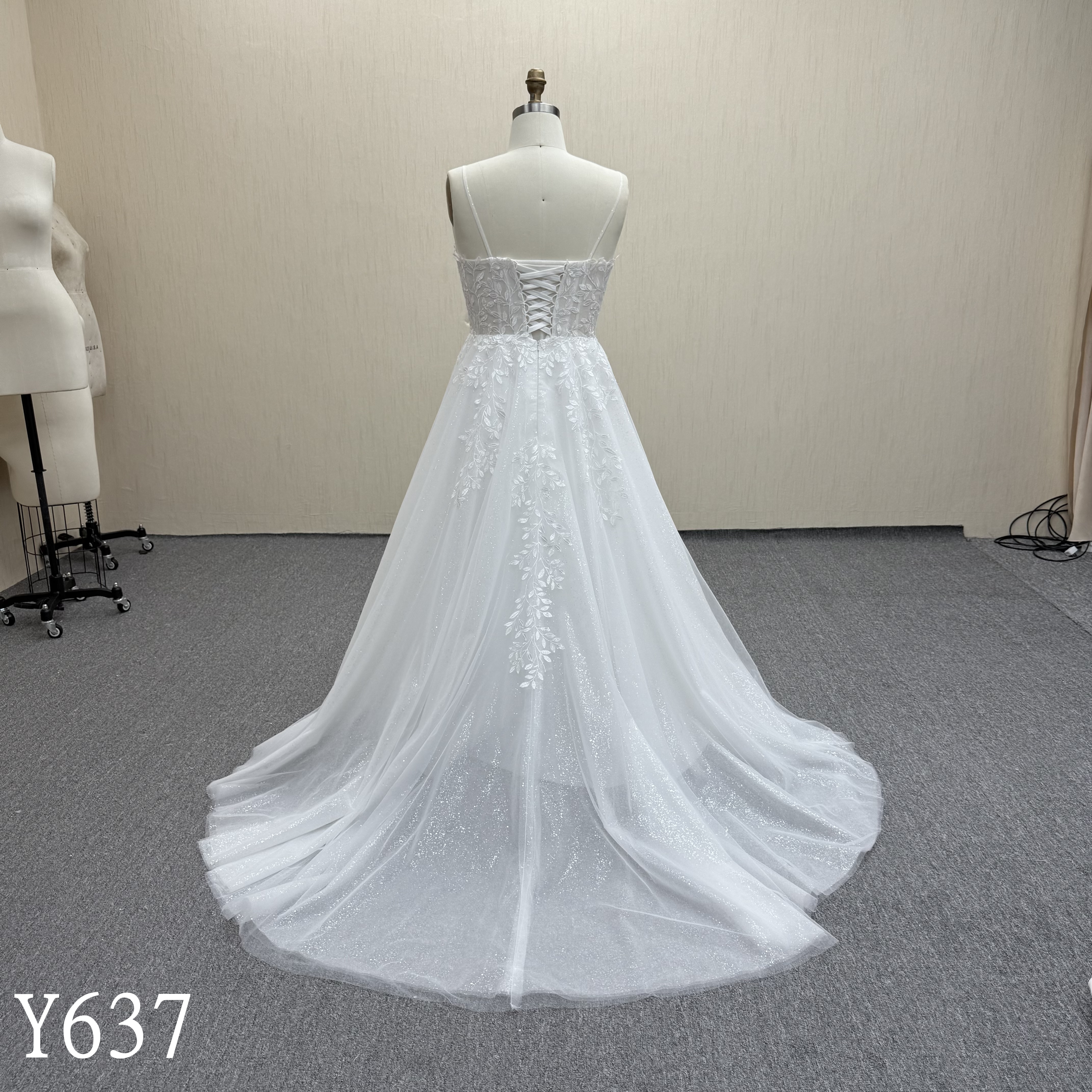 Y637-Plus Size Glitter Tulle Lace-Up Back Wedding Dress with Sweep Train