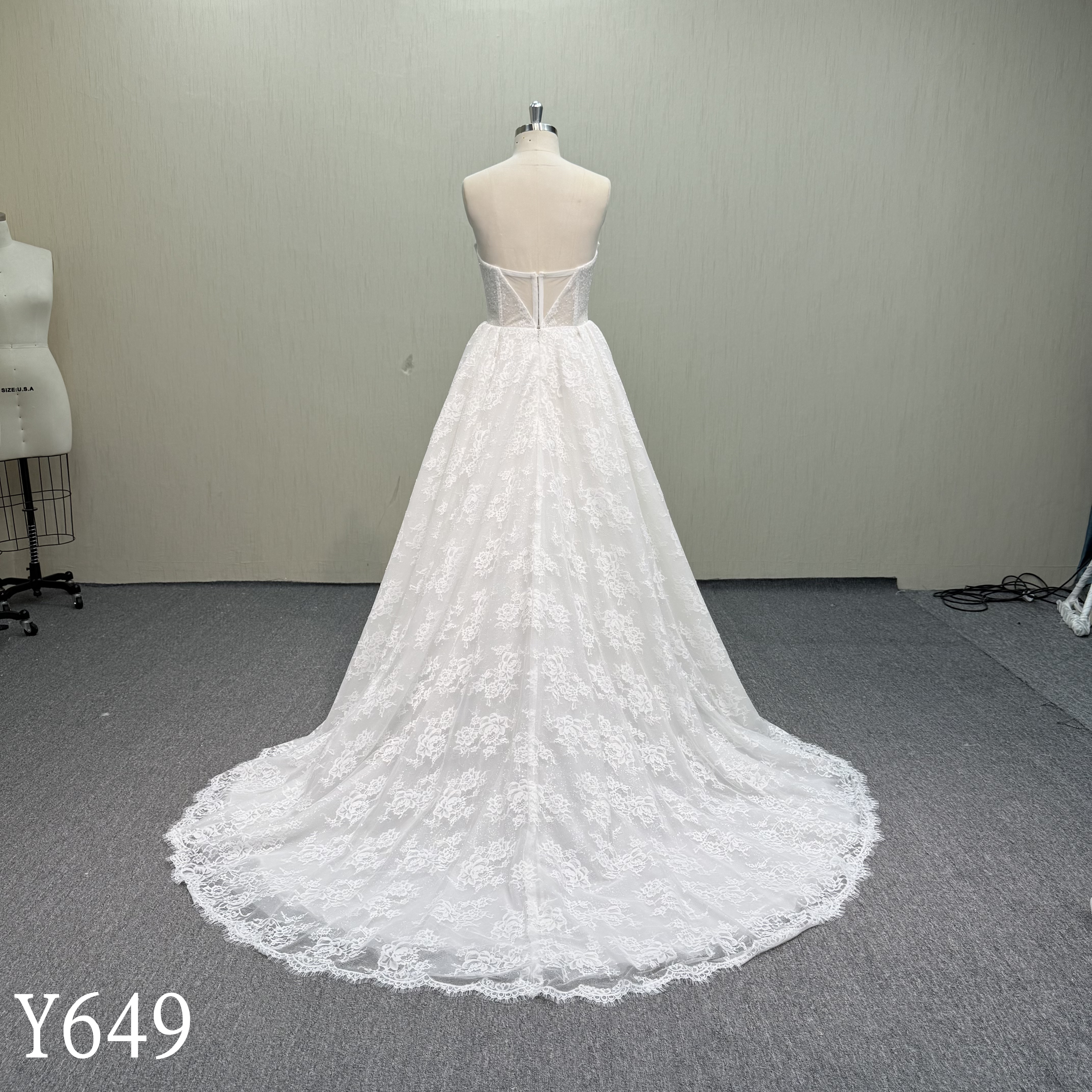 Y649-Romantic All-Over Floral Lace Open Back Bridal Gown with V-Shaped Waistline