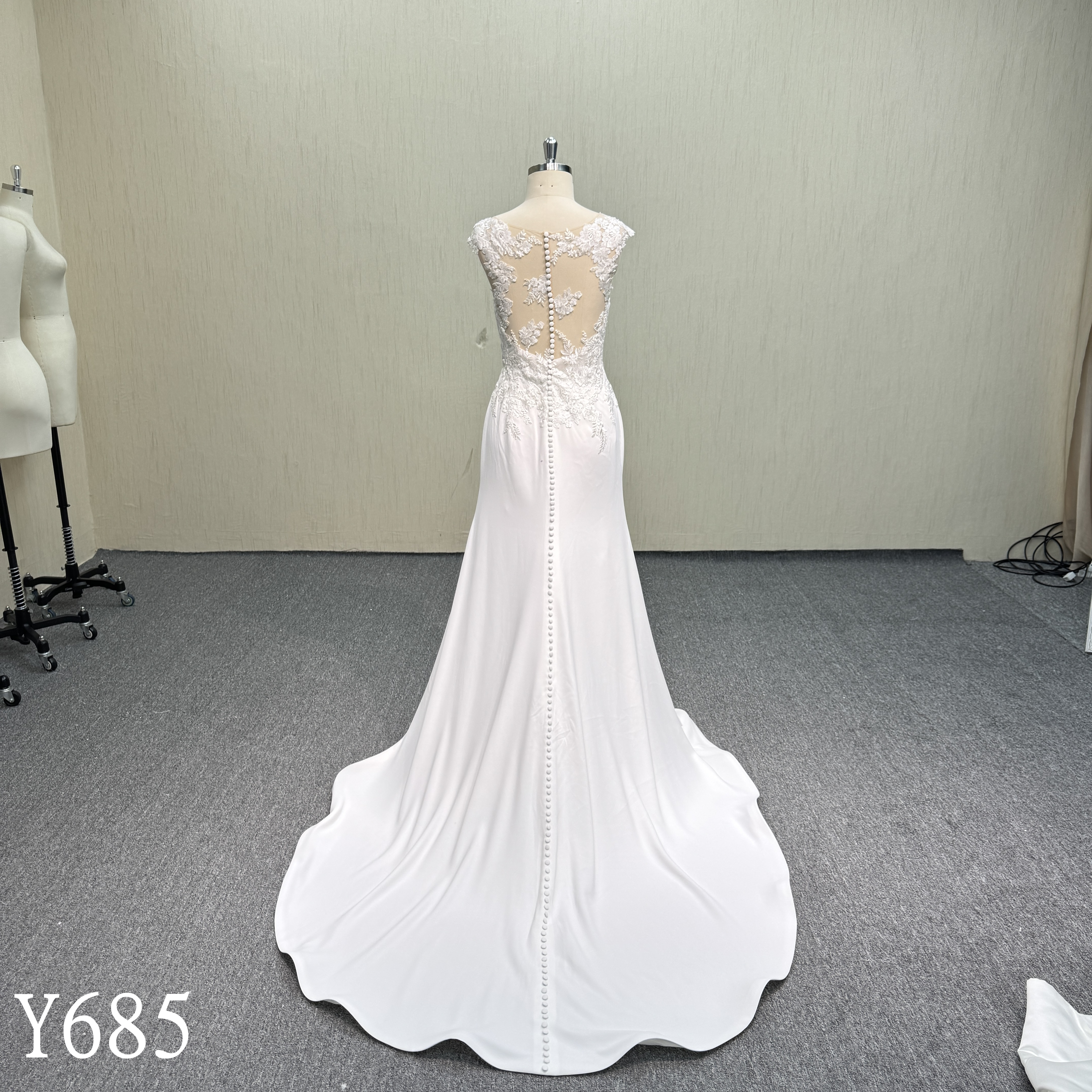 Y685 Elegant Illusion Neck Lace Appliqué Crepe Fit-and-Flare Wedding Dress