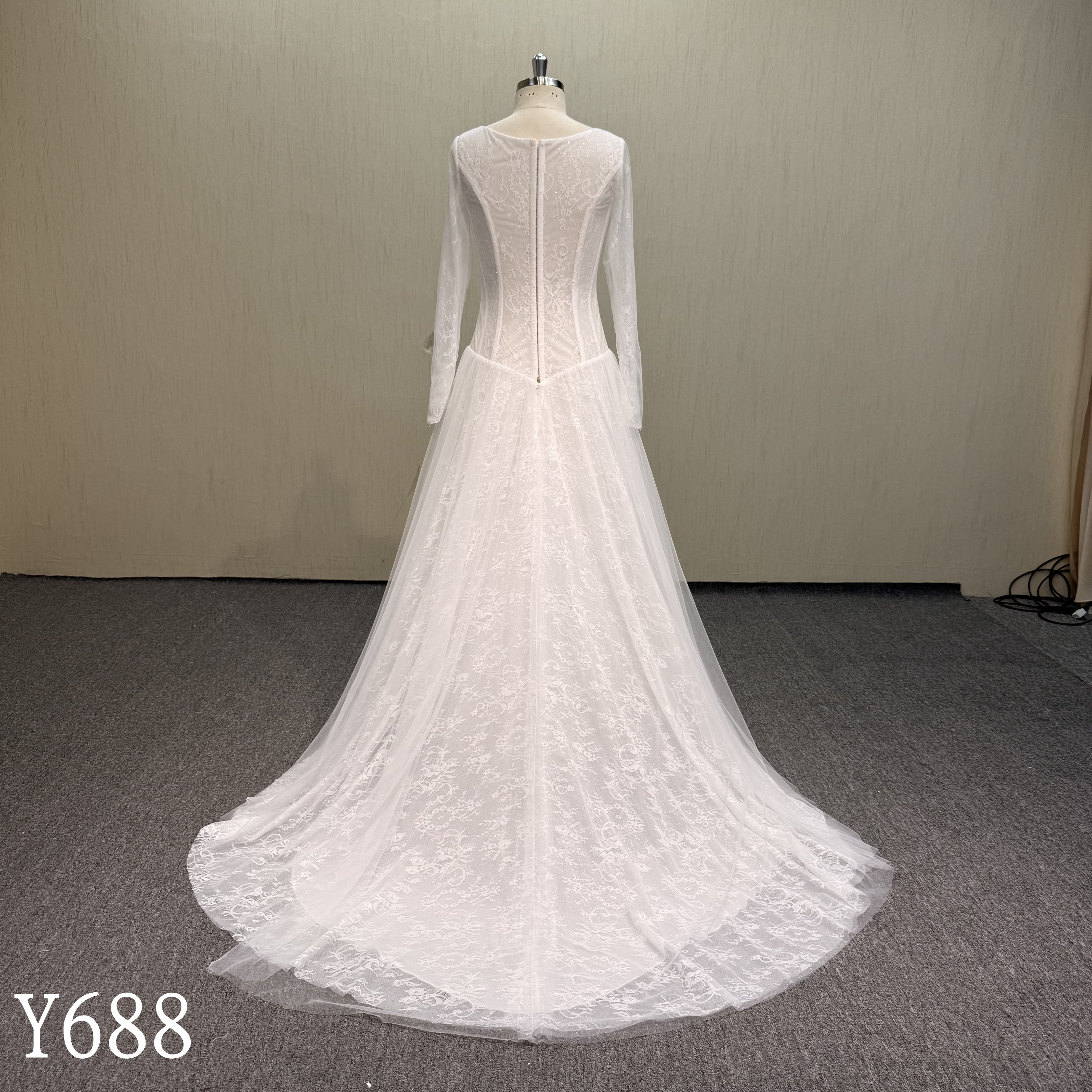 Y688 Elegant Long Sleeve Lace A-Line Wedding Dress with Basque Waist
