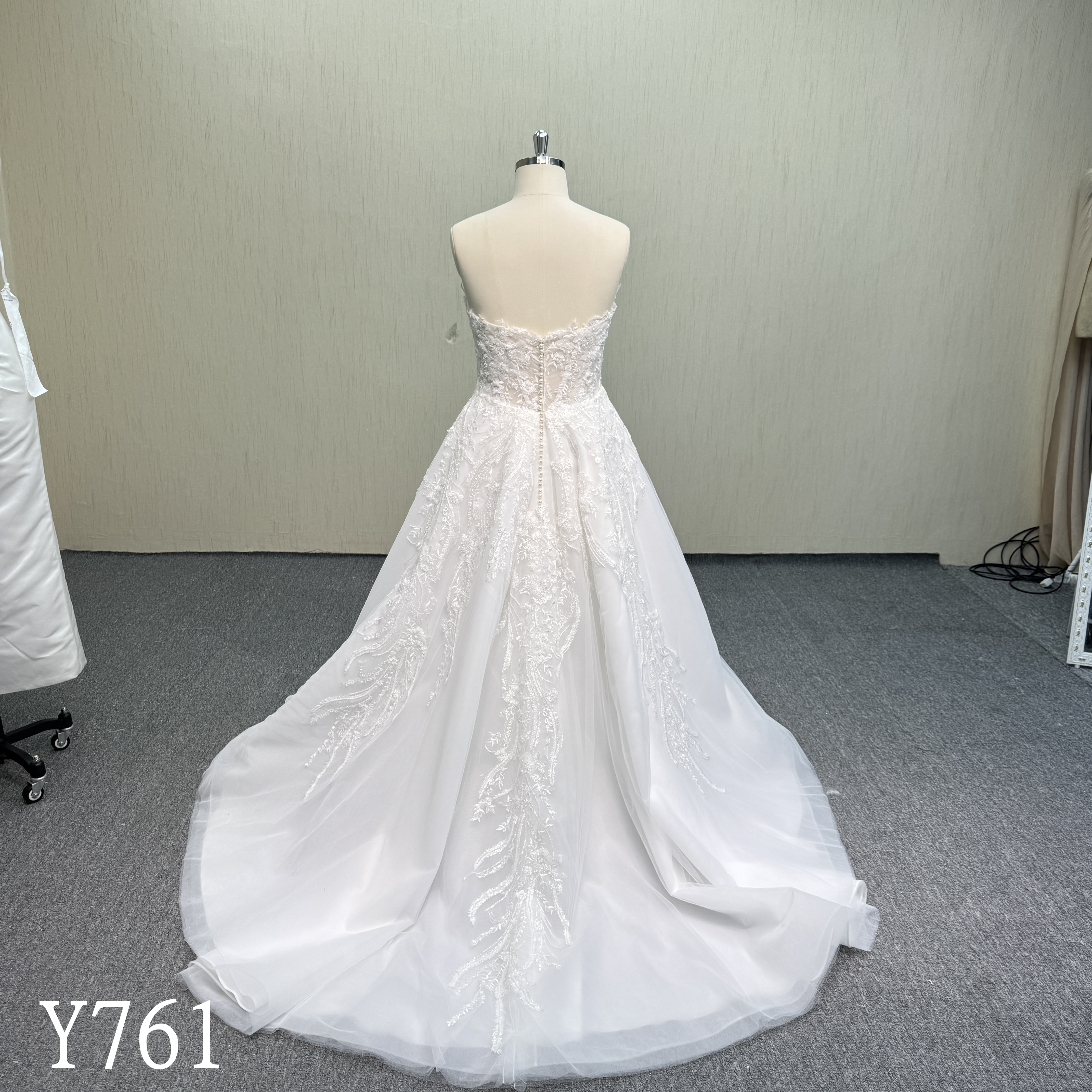 Y761 Flattering A-Line Bridal Gown with Intricate Leaf Lace and Classic Button Back