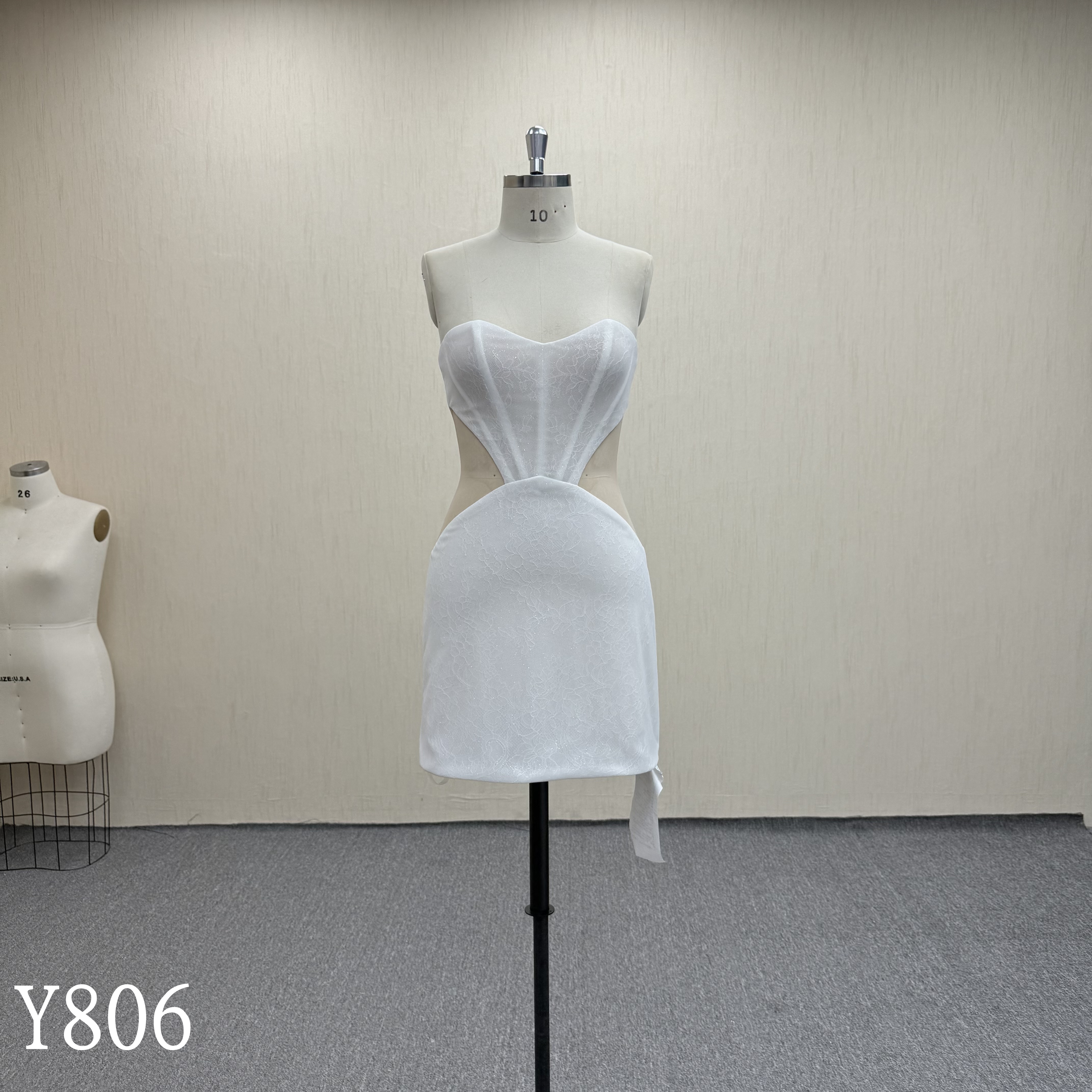 Y806 Modern Mini Corset Dress with Detachable Side Pockets and Overskirt Train