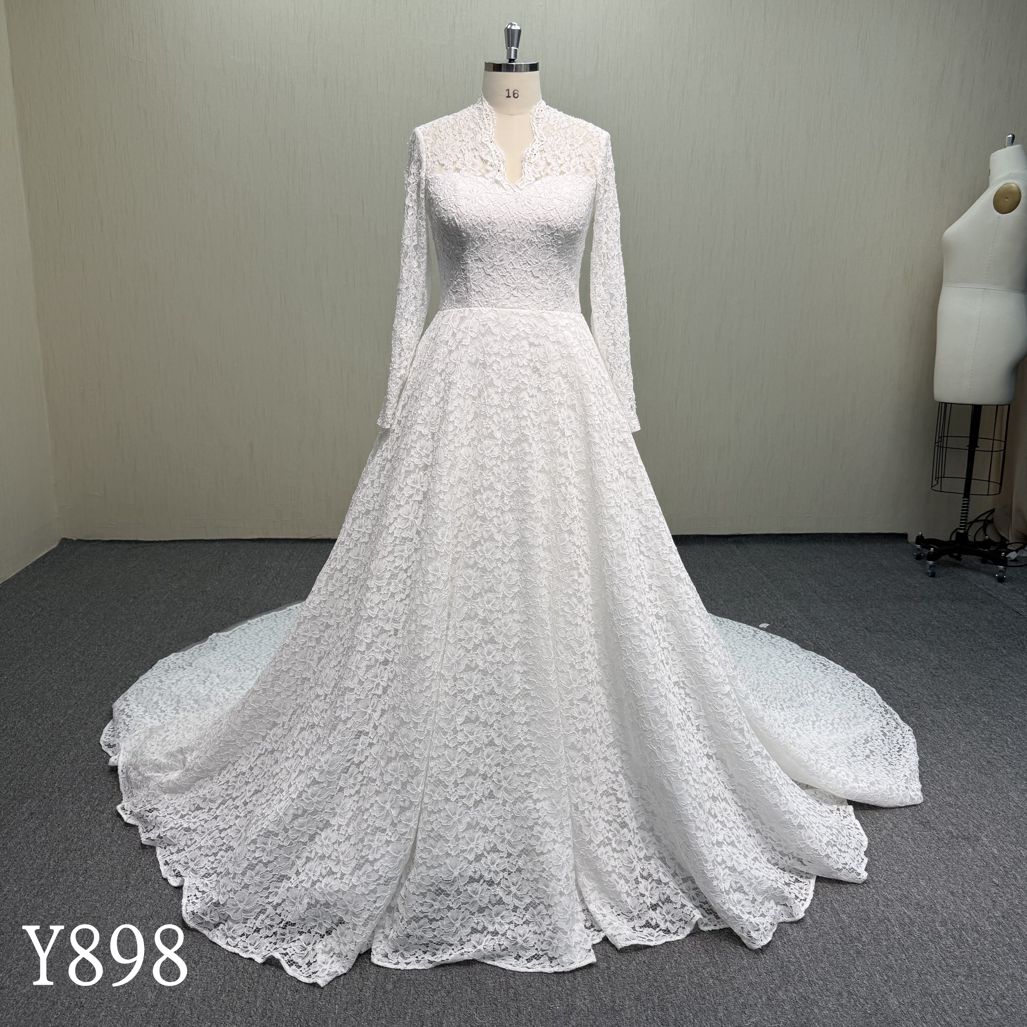 Y898 Graceful Deep V-Neck Long Sleeve Lace Bridal Dress with Scalloped Hem