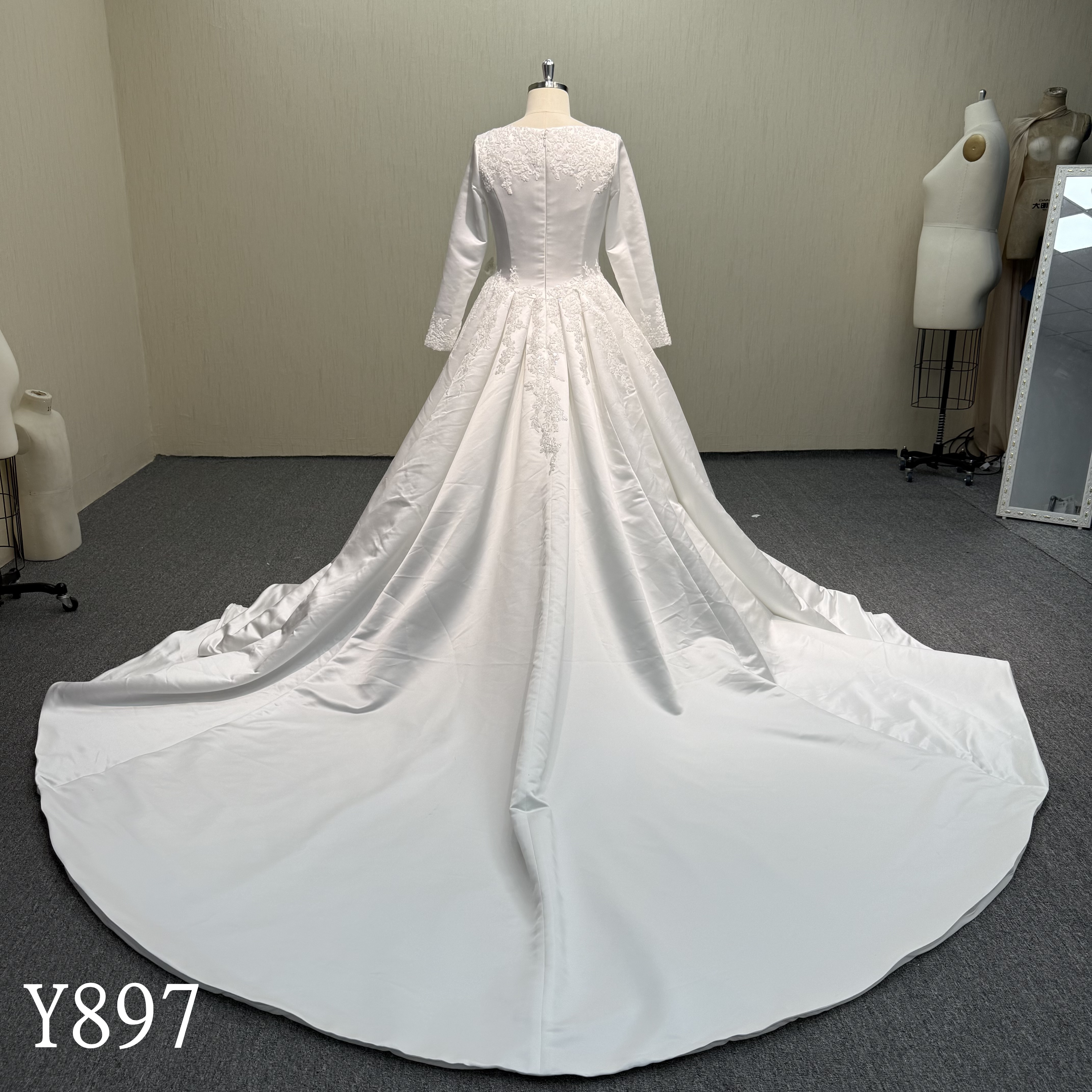 Y897 Modest Muslim High Neck Lace Satin Wedding Dress.