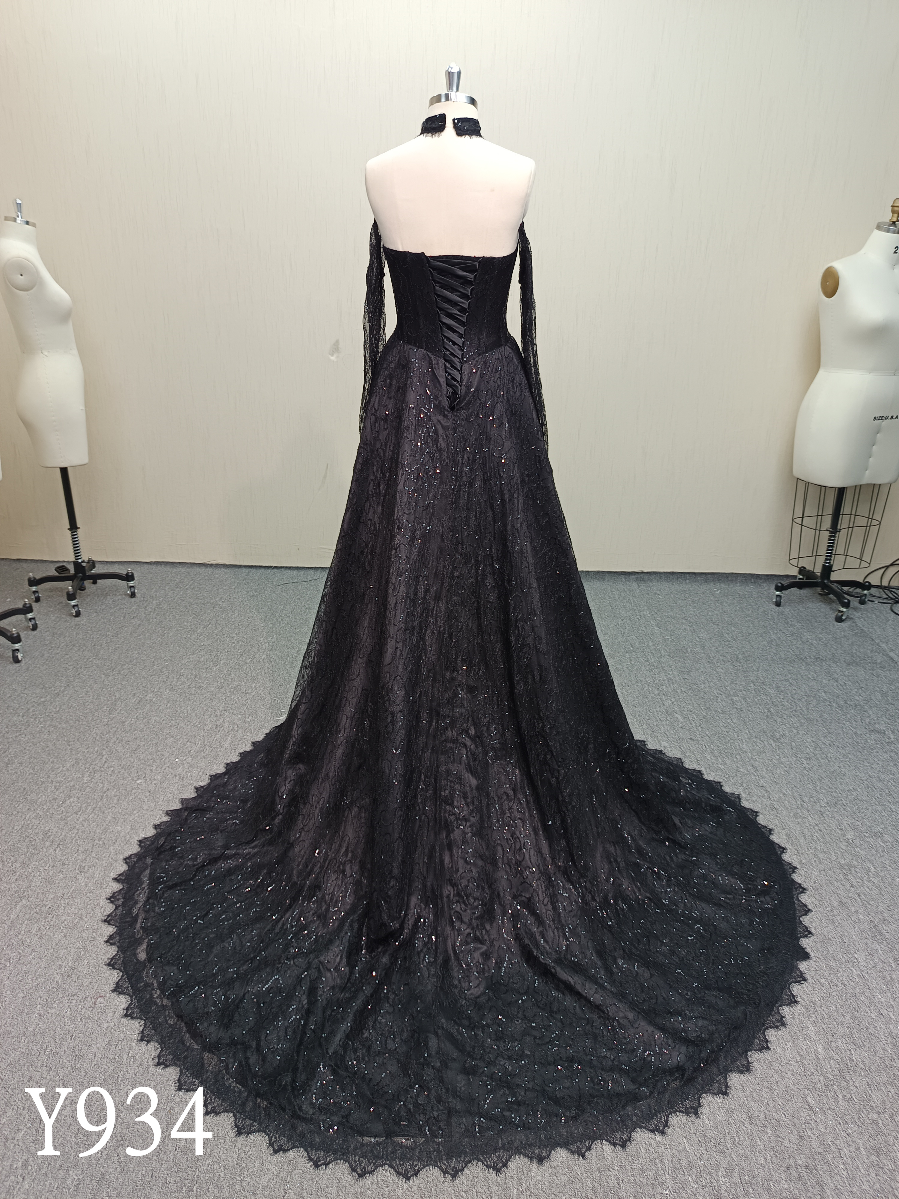 Y934 Stunning Lace-Up Corset Back Black Evening Gown.