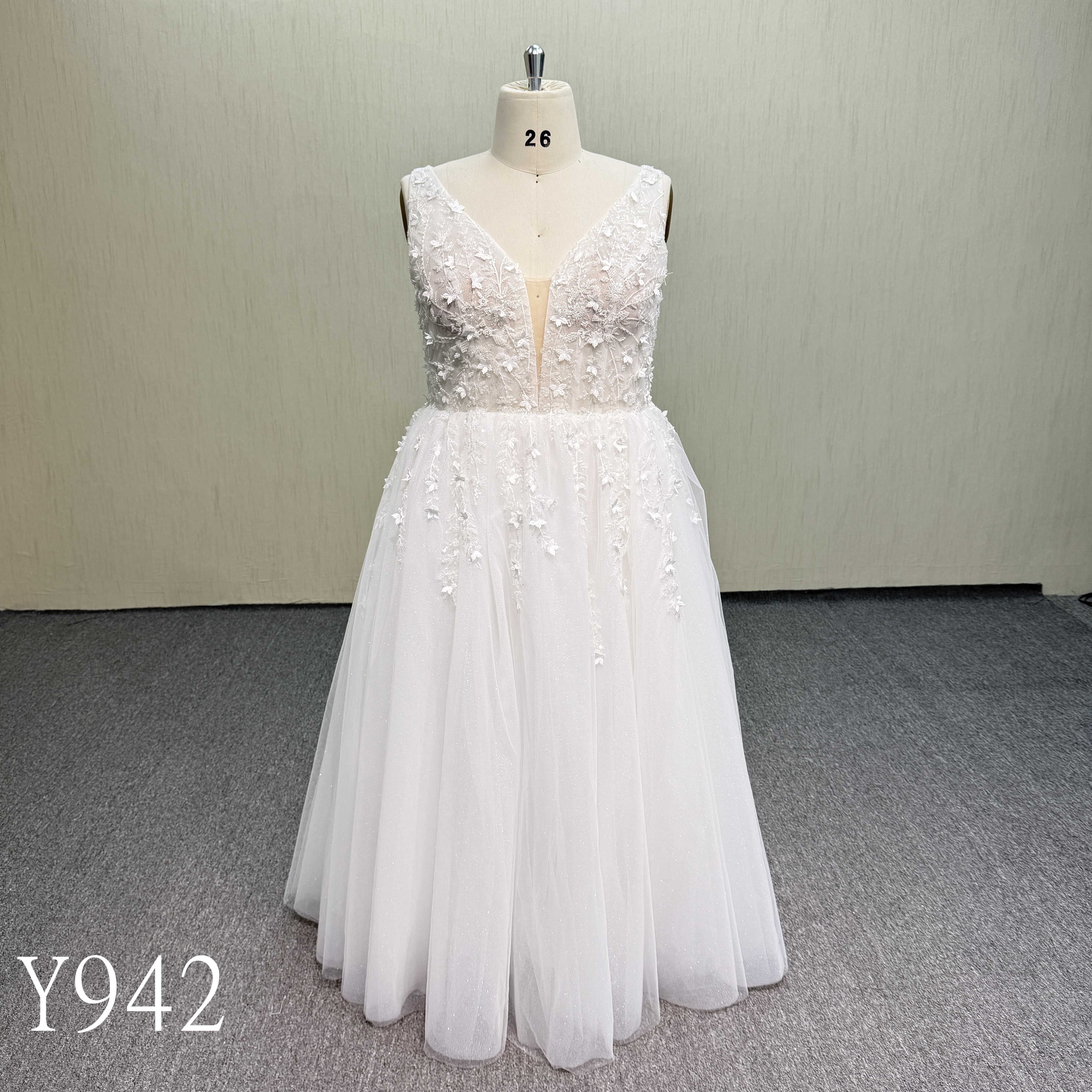 Y942 Elegant Plus Size 3D Floral Lace Wedding Dress.