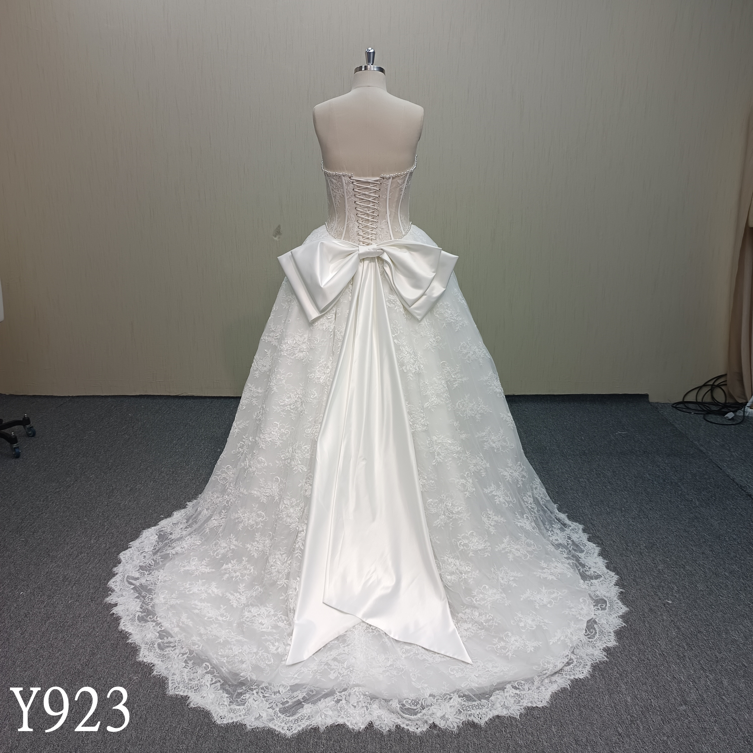 Y923 Beaded Waistline Lace Gown with Dramatic Satin Bow
