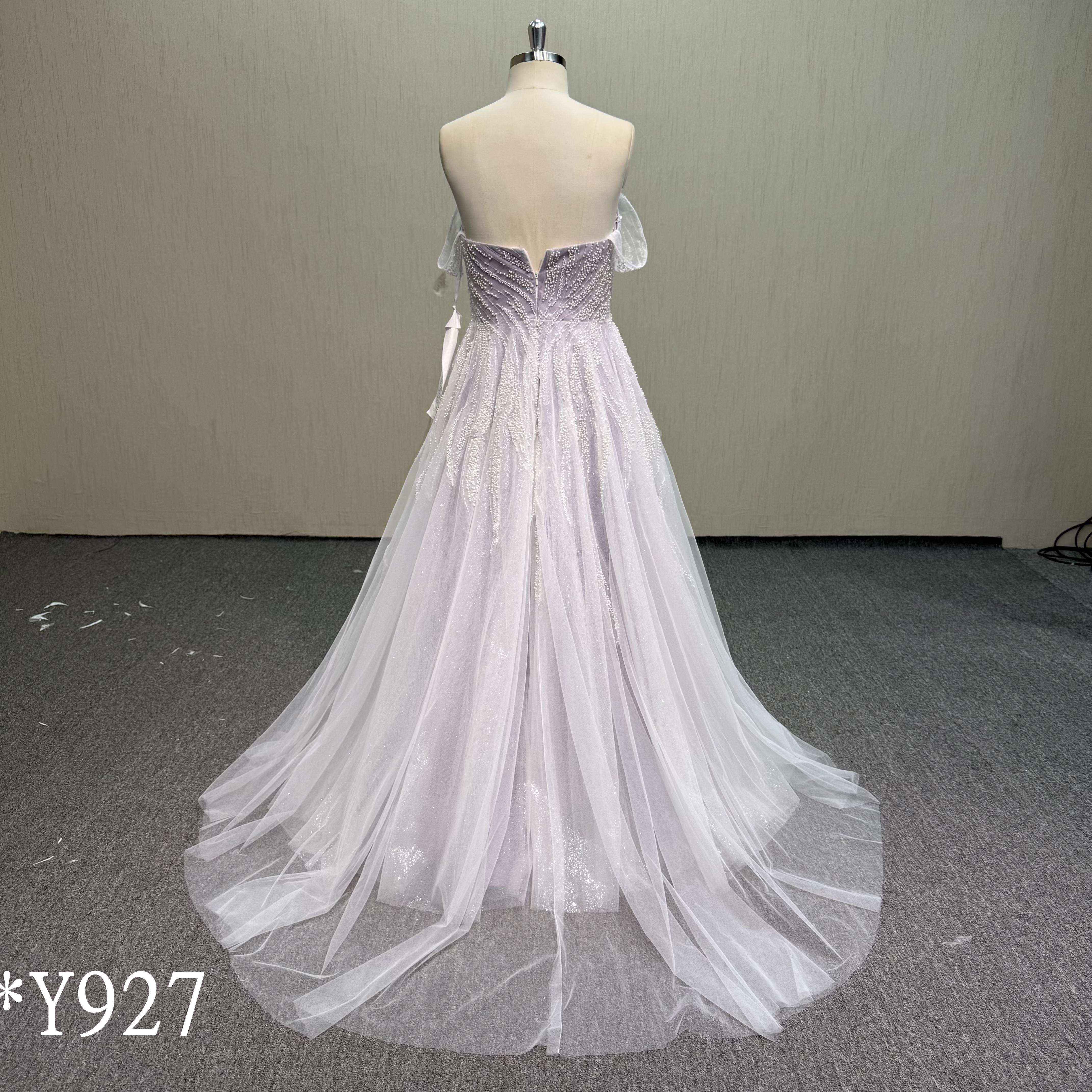 Y927 Light Purple Bridesmaid Dress with Lace Applique.