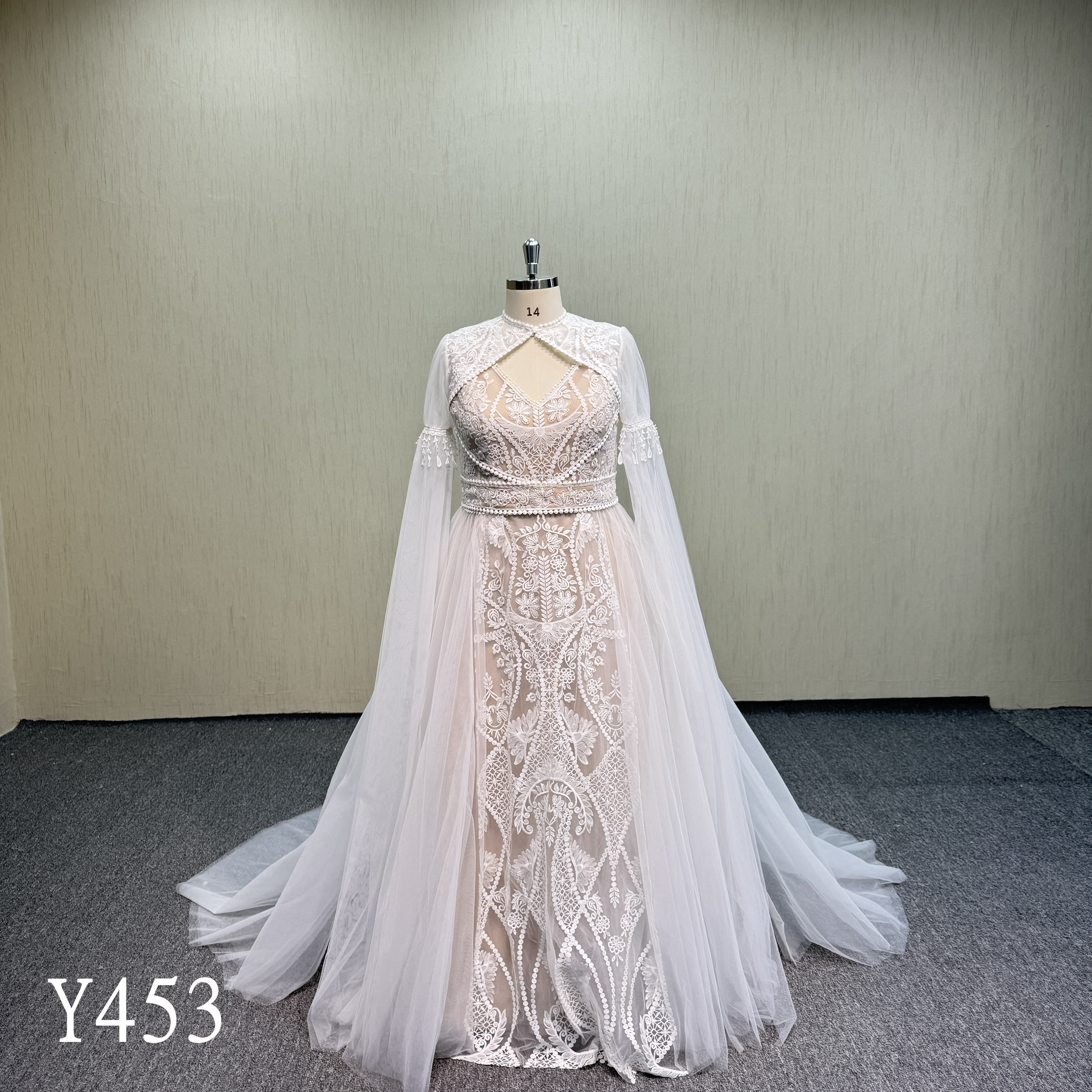 Y453 Vintage High Neck Tulle Wedding Dress for Curvy Brides