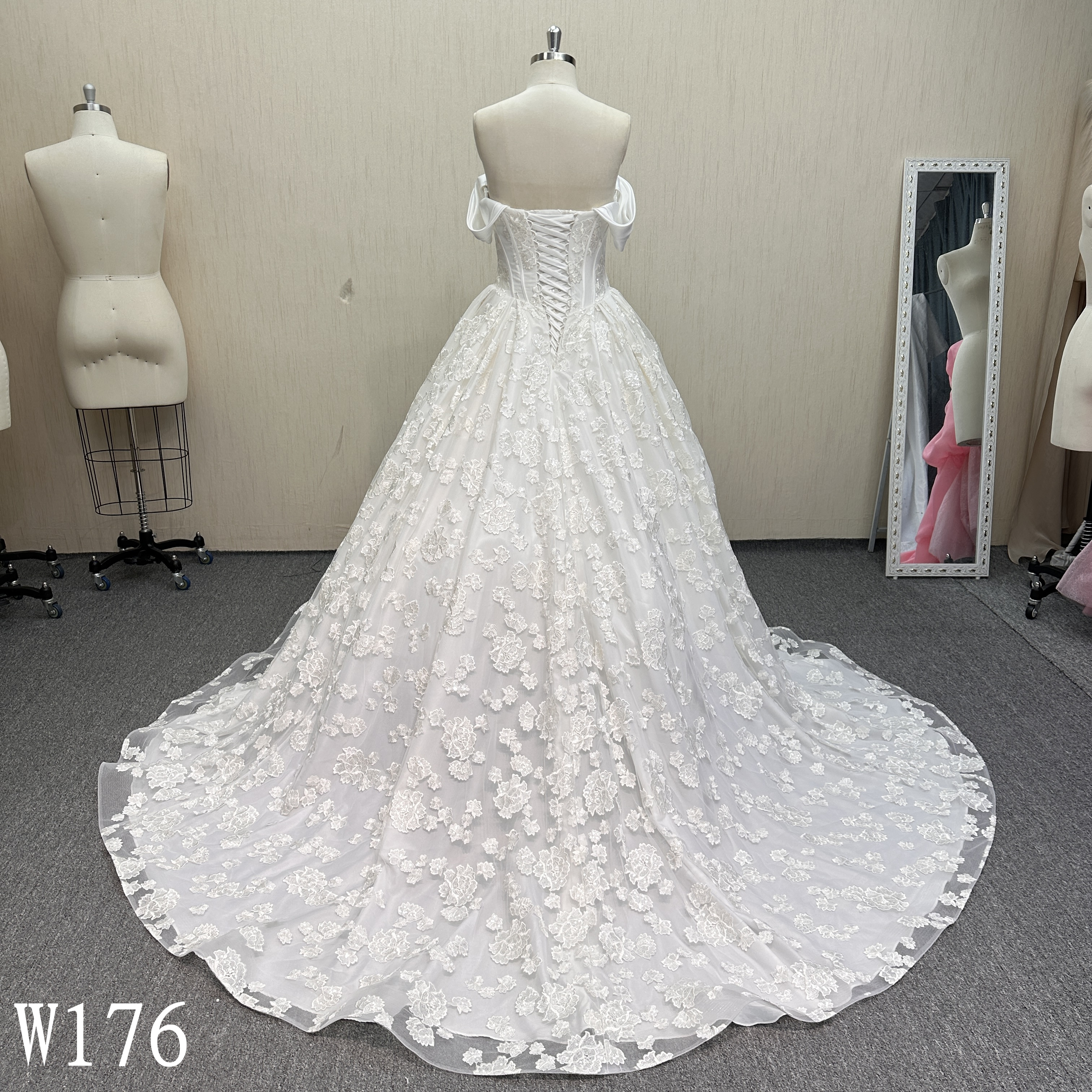 W176 Off-the-Shoulder 3D Lace Ballgown Wedding Dress with Train