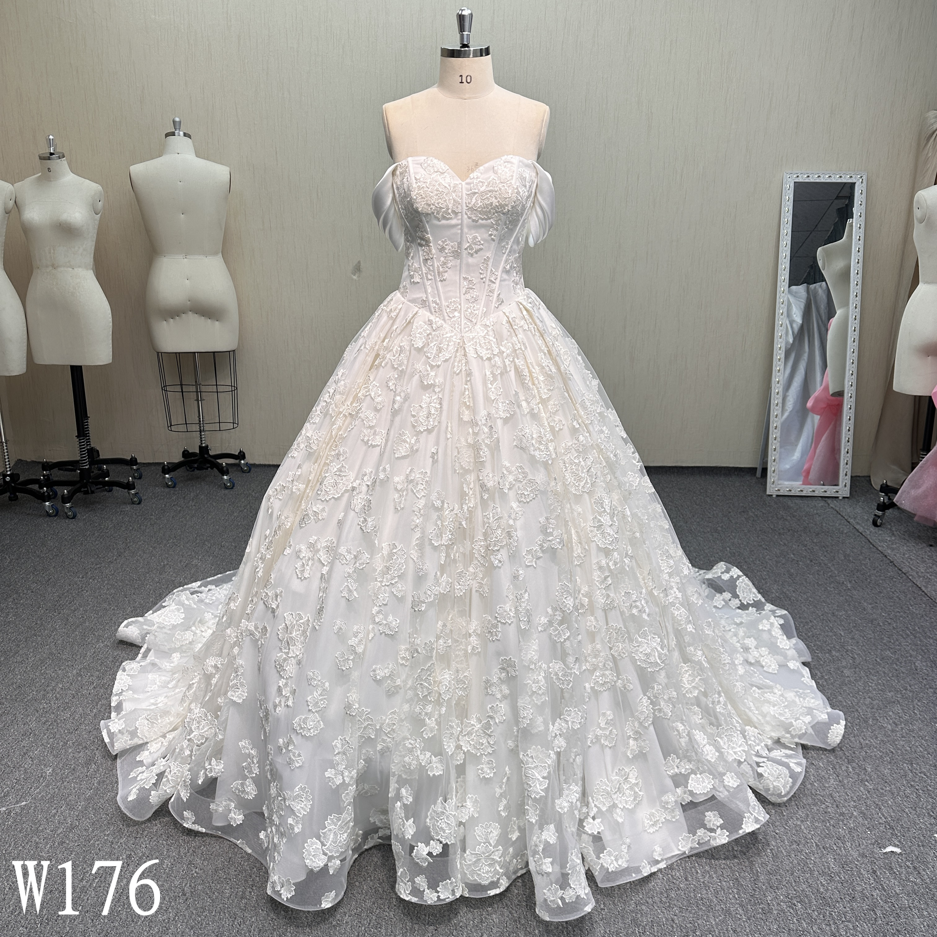 W176 Off-the-Shoulder 3D Lace Ballgown Wedding Dress with Train