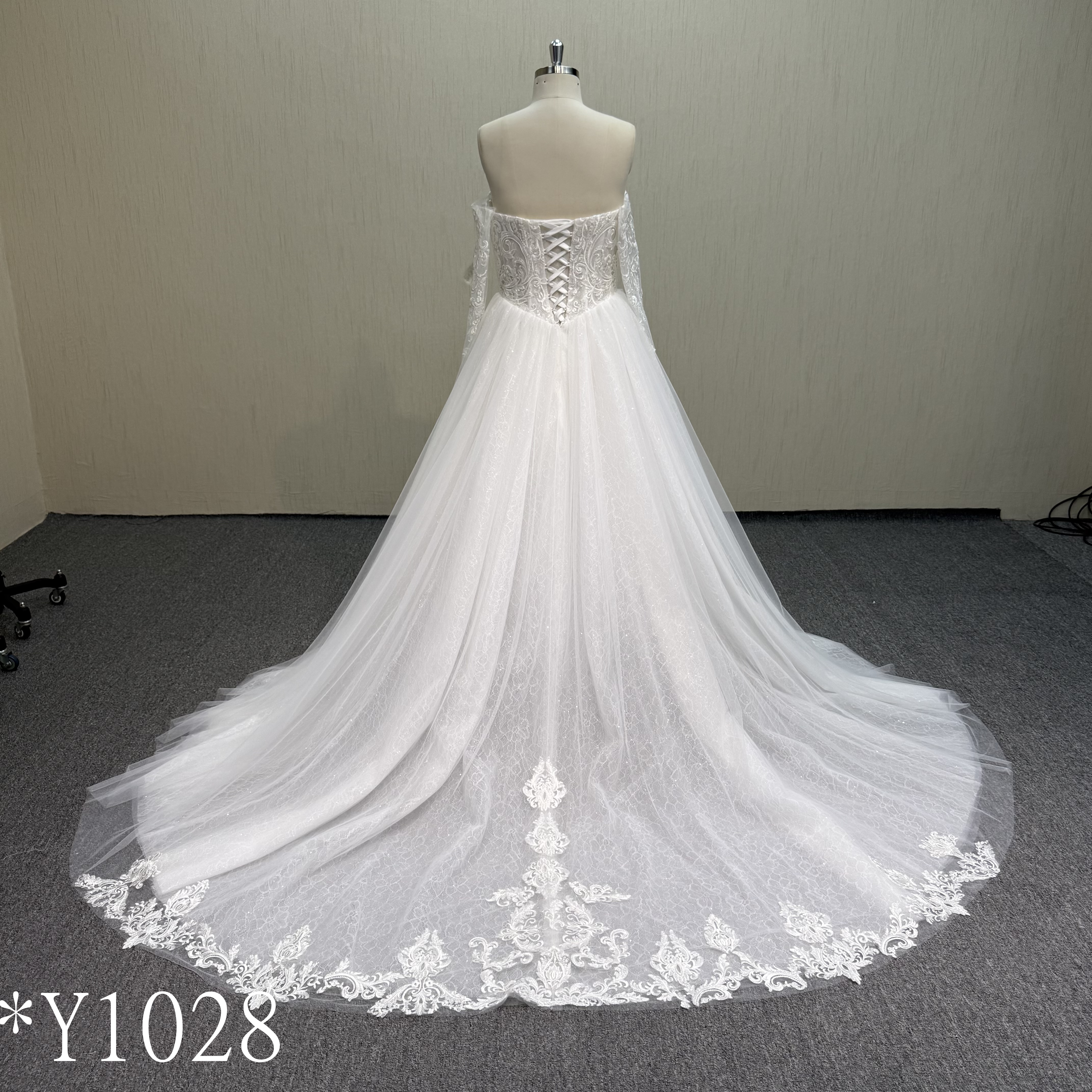 Y1028 Romantic Strapless A-Line Wedding Dress with Illusion Lace Bodice