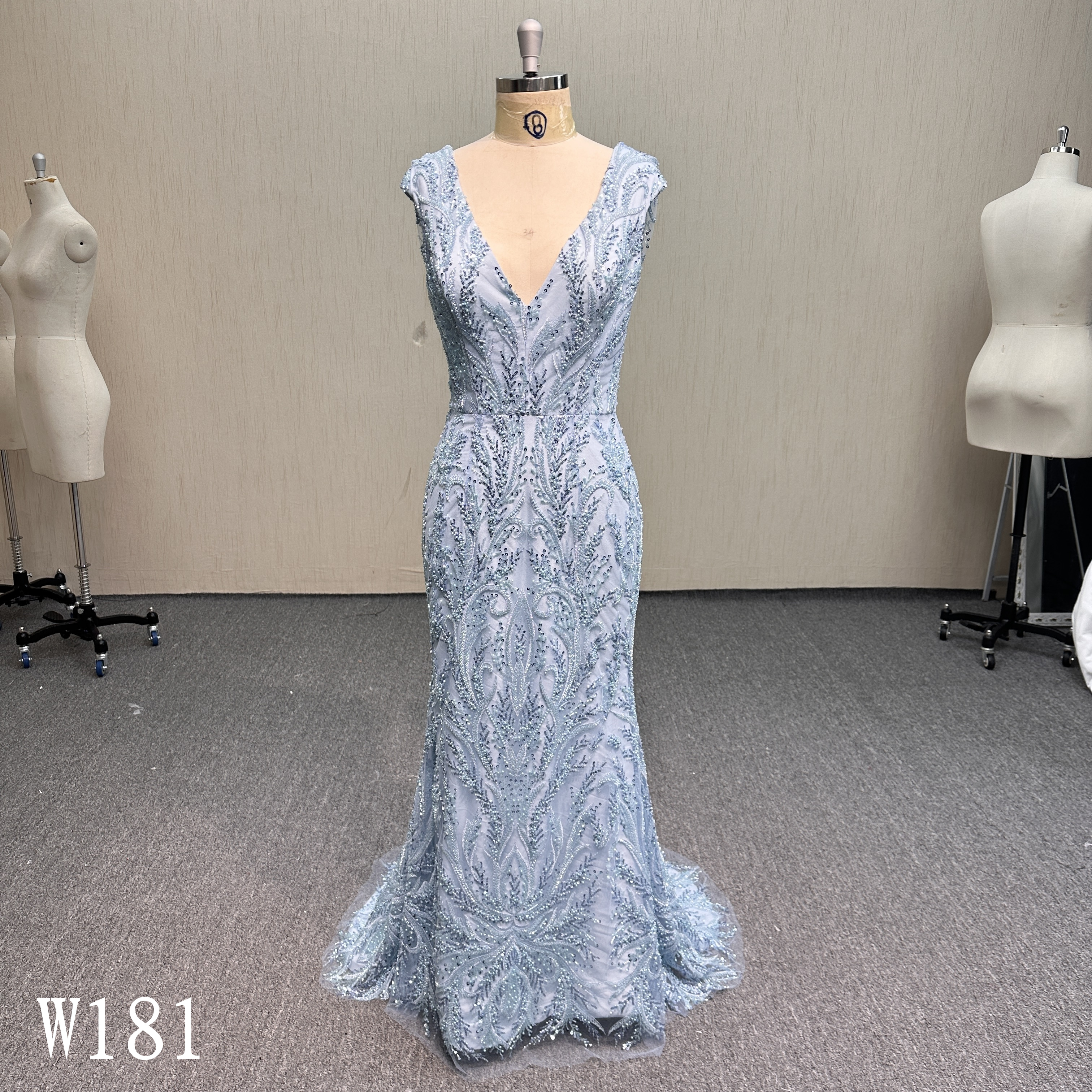 W181 Flattering Fit-and-Flare Trumpet Dress for Brides