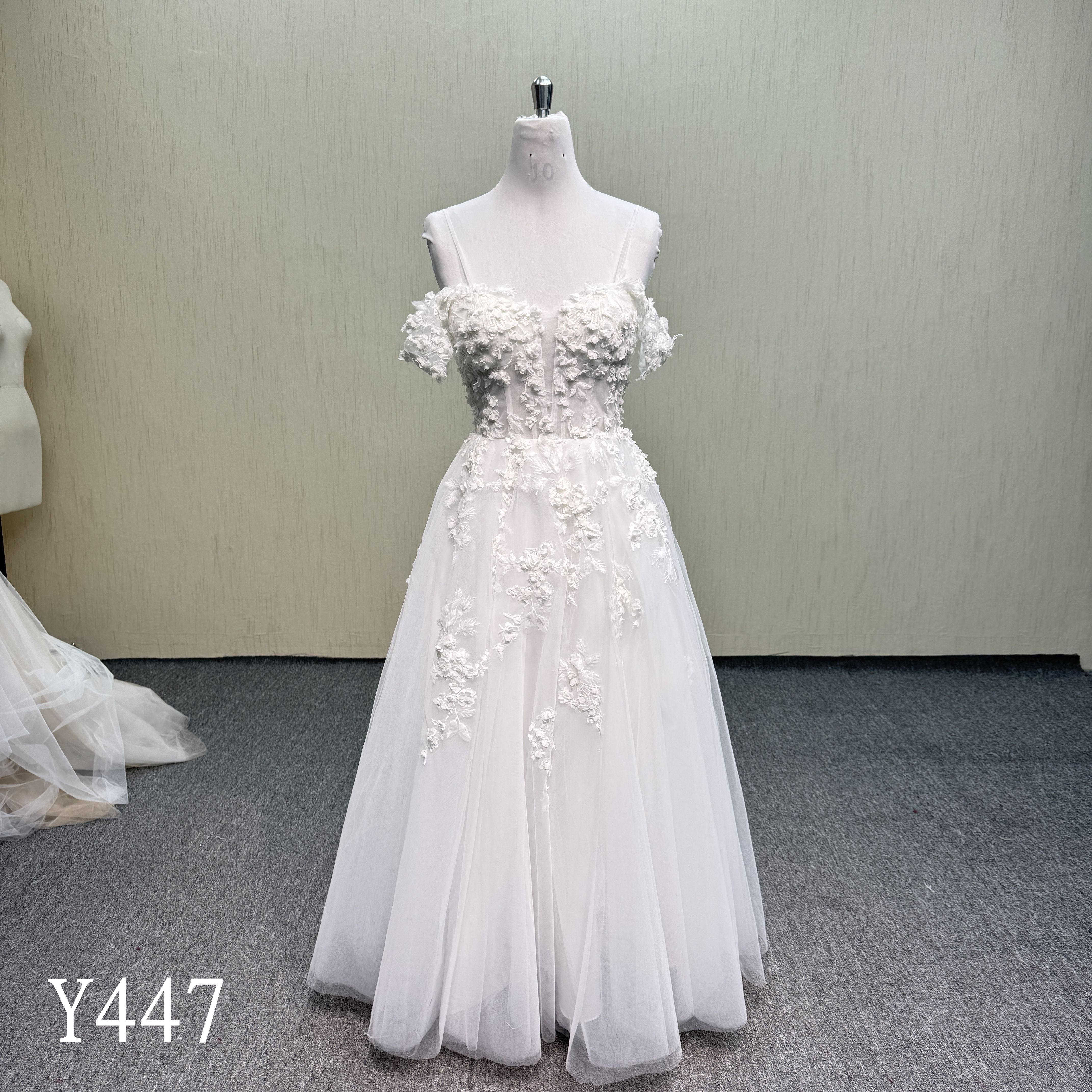 Y447 Romantic 3D Floral Lace A-Line Wedding Dress