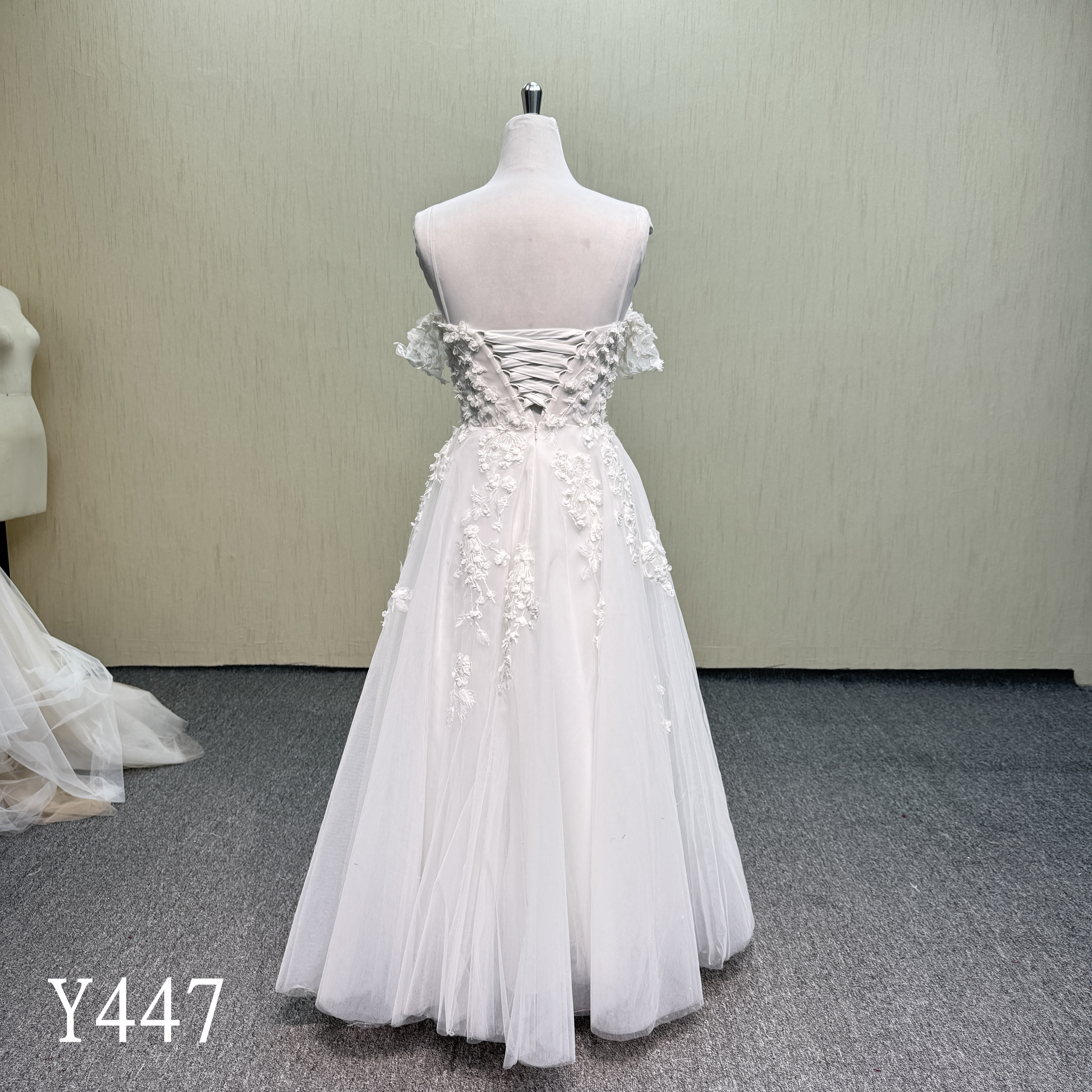 Y447 Romantic 3D Floral Lace A-Line Wedding Dress