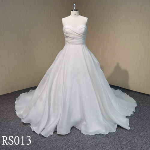 RS013 Strapless A-Line Wedding Dress with Sweetheart neckline made in Guangdong Suppliers