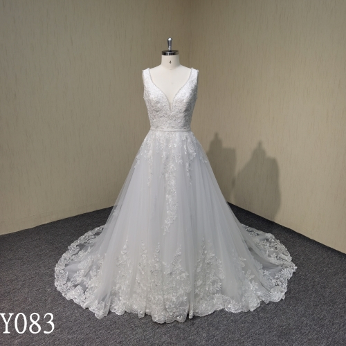 Y083 A-line Sexy V-neck Backless Lace Applique Bridal Gowns