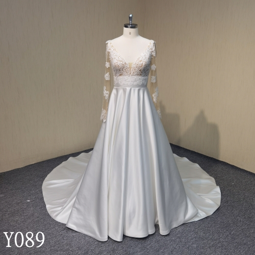 Y089 A-line Satin Top Sheer V-Neck Bridal Gowns