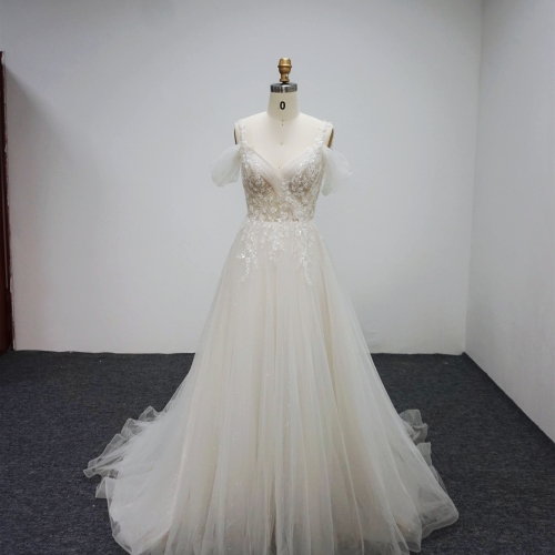 Y017 A-Line Bridal Gowns with applique Wedding Dress V-neckline